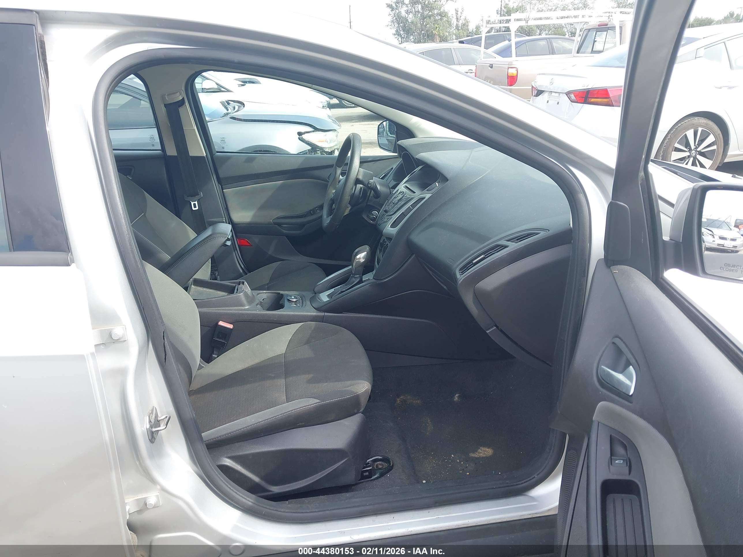 FORD FOCUS image 5