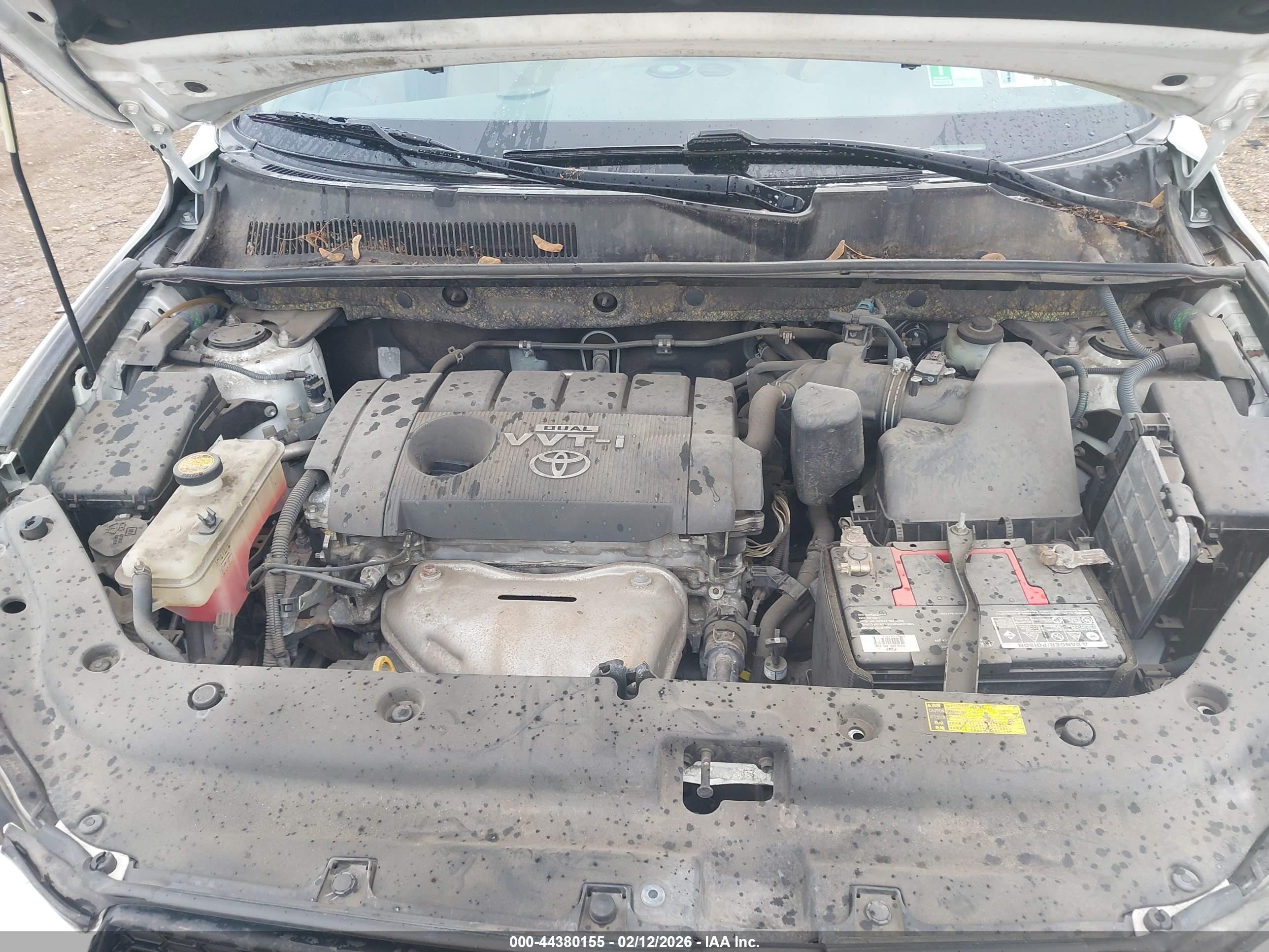 TOYOTA RAV4 image 10