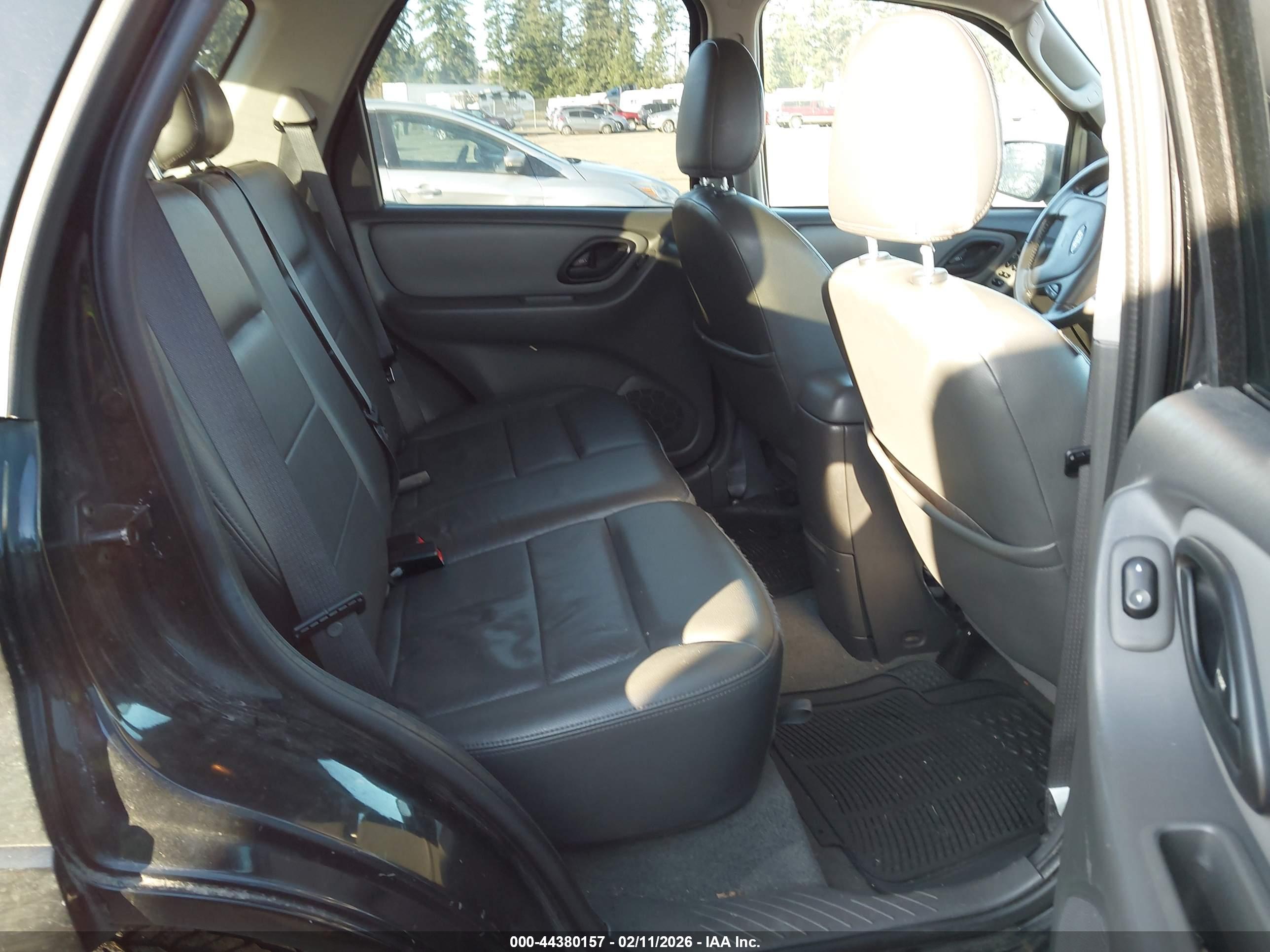 FORD ESCAPE image 8
