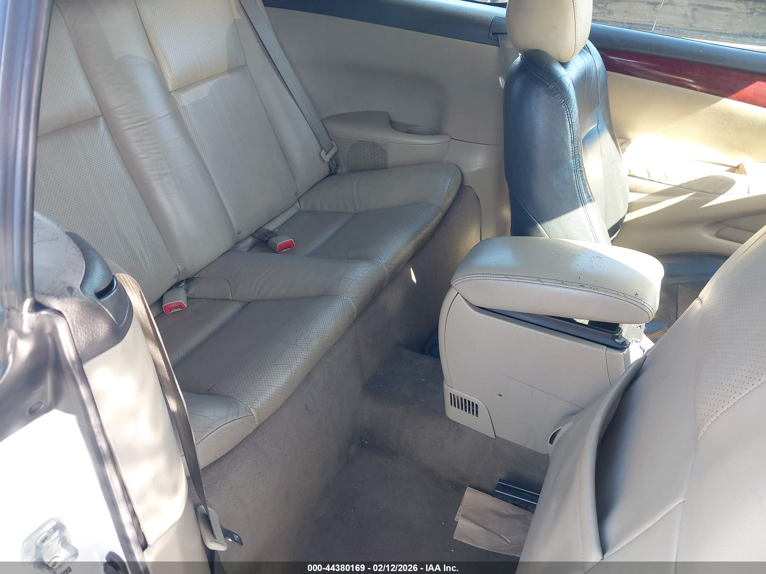 TOYOTA CAMRY image 8