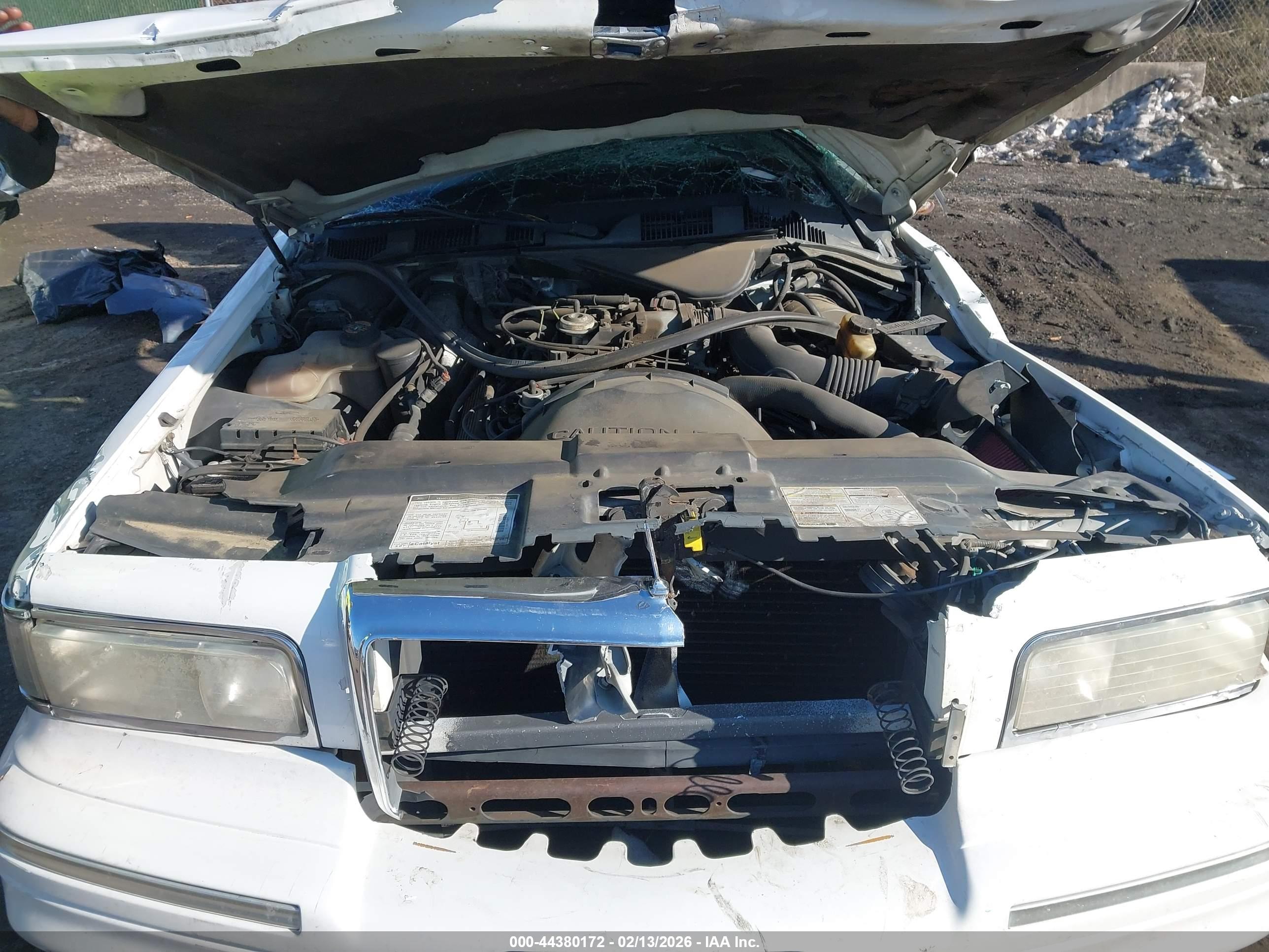 LINCOLN TOWN image 10