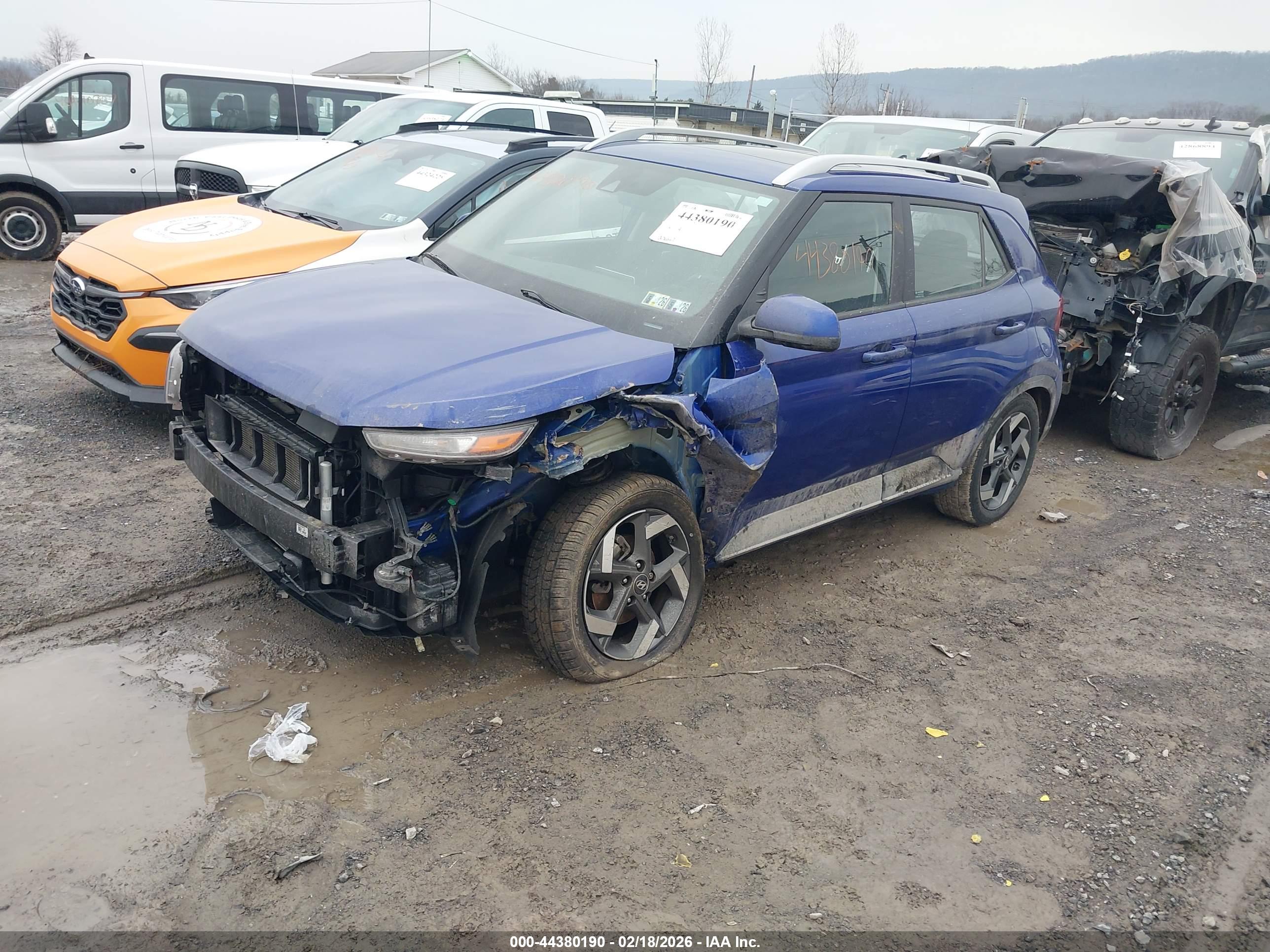 HYUNDAI VENUE image 2