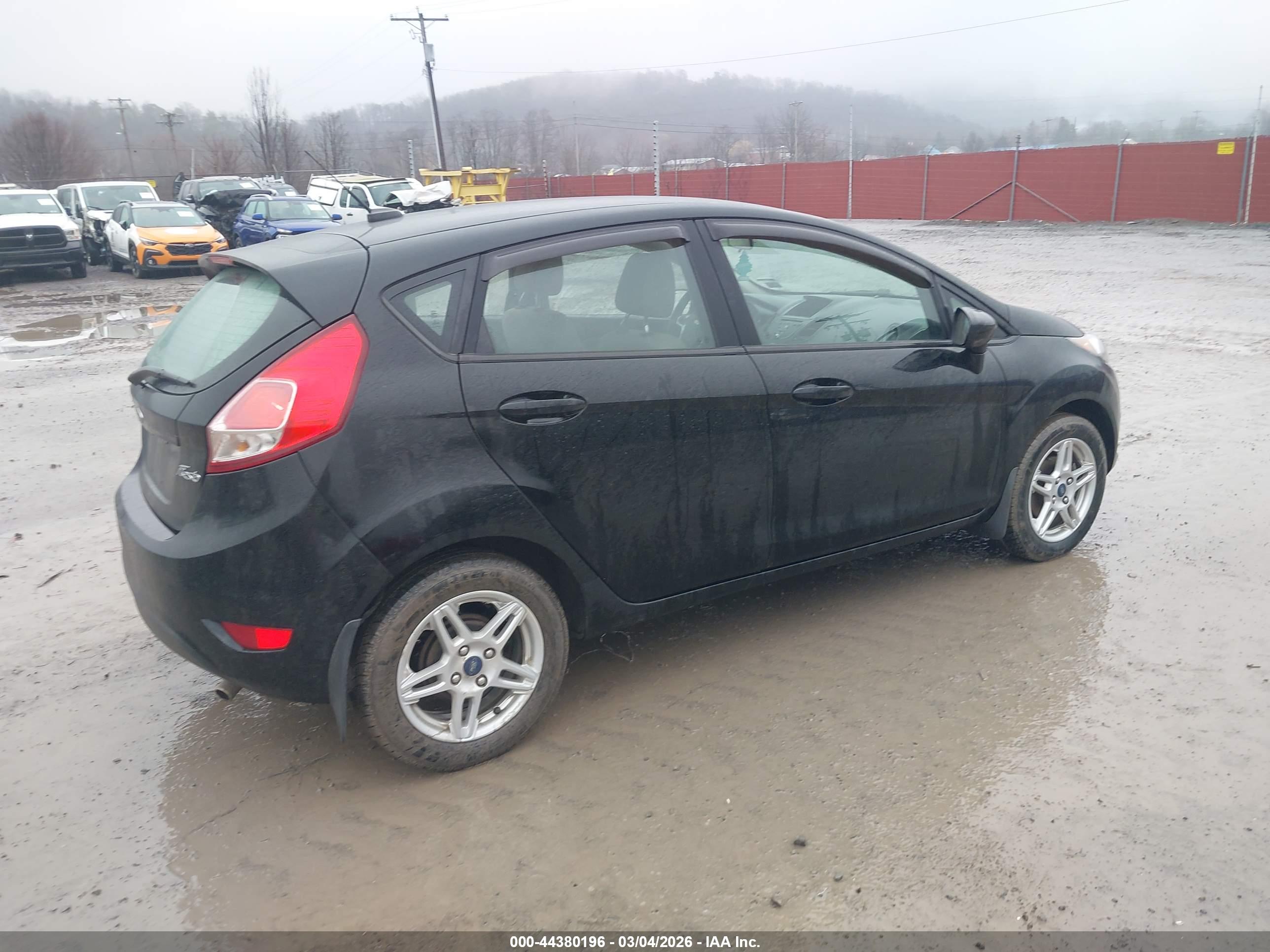 FORD FIESTA image 4