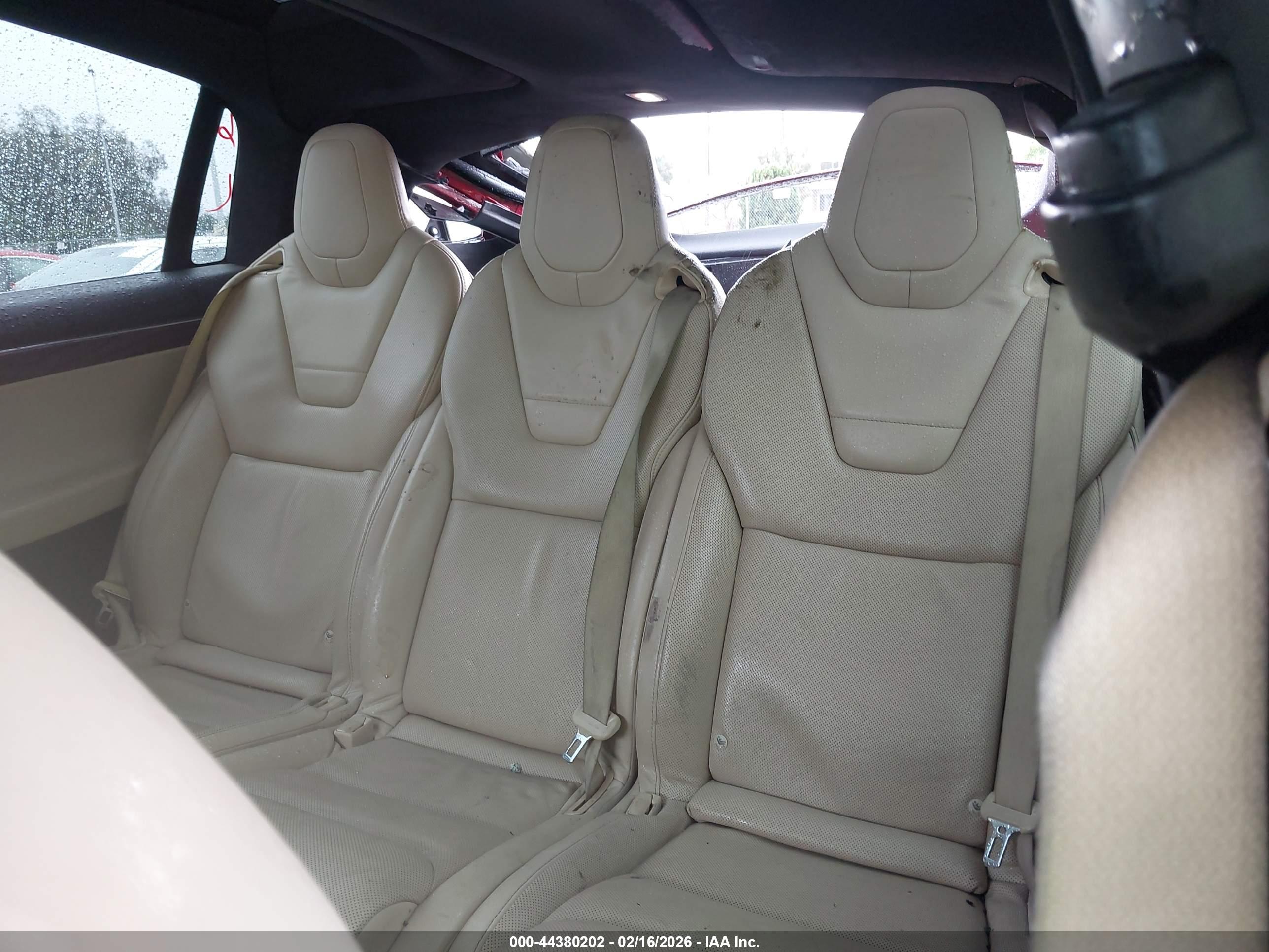 TESLA MODEL image 8