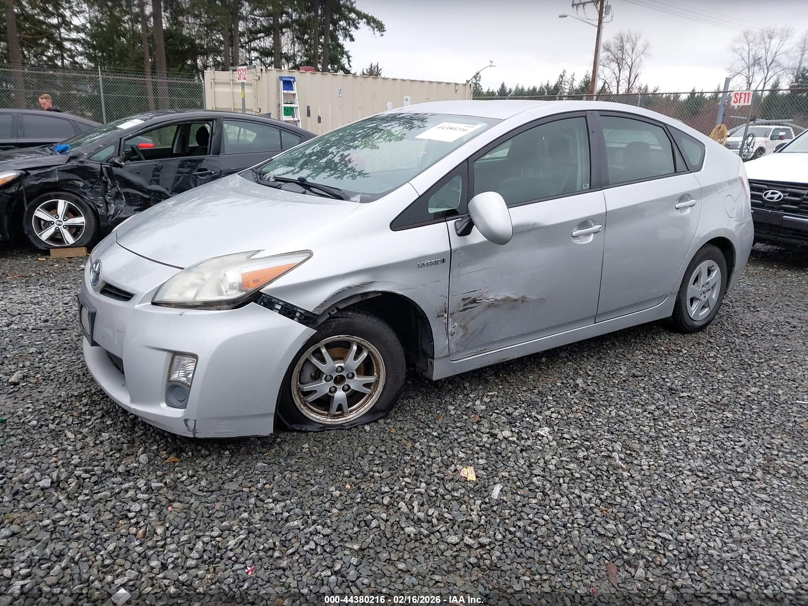 TOYOTA PRIUS image 2