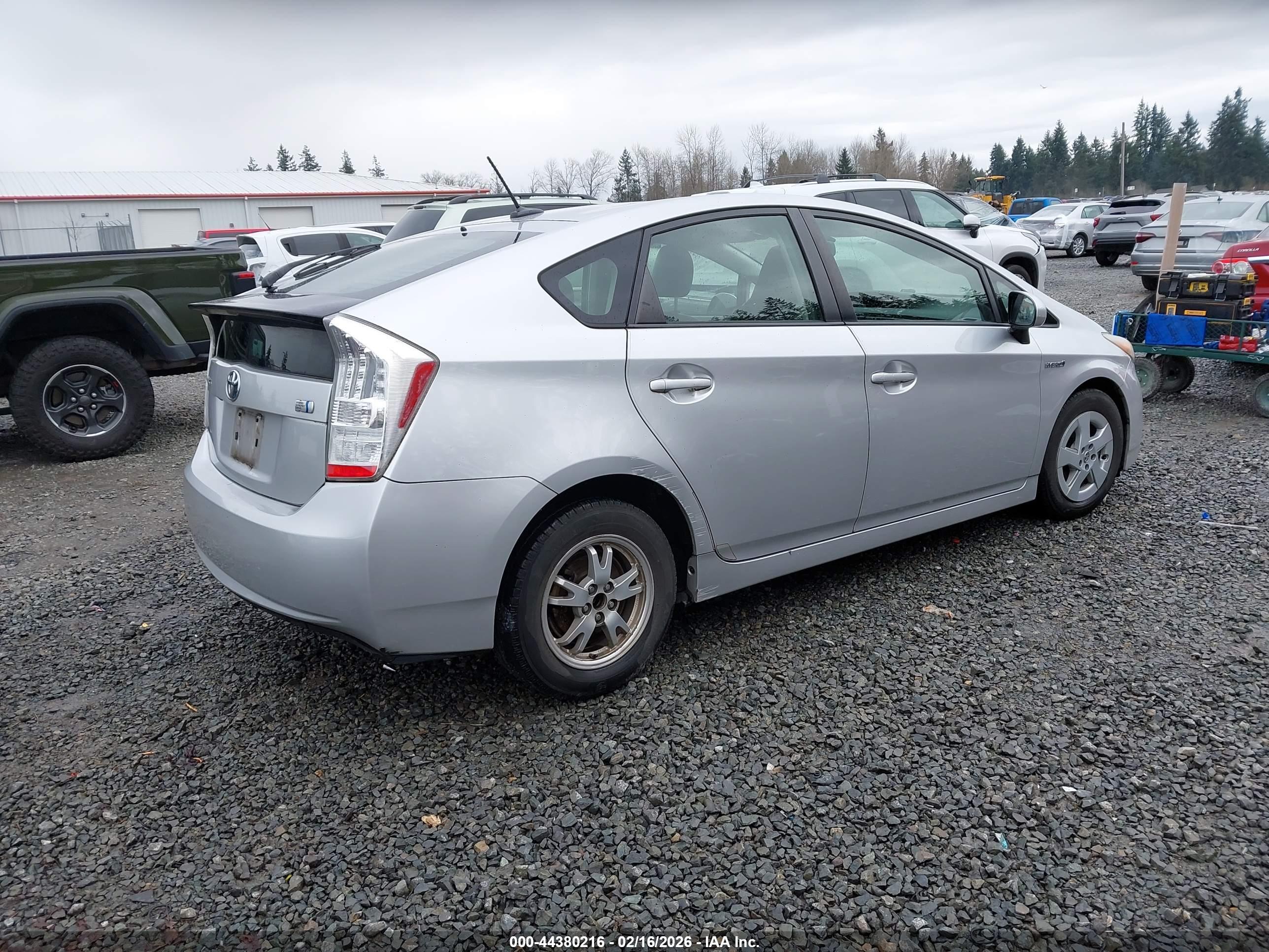TOYOTA PRIUS image 4