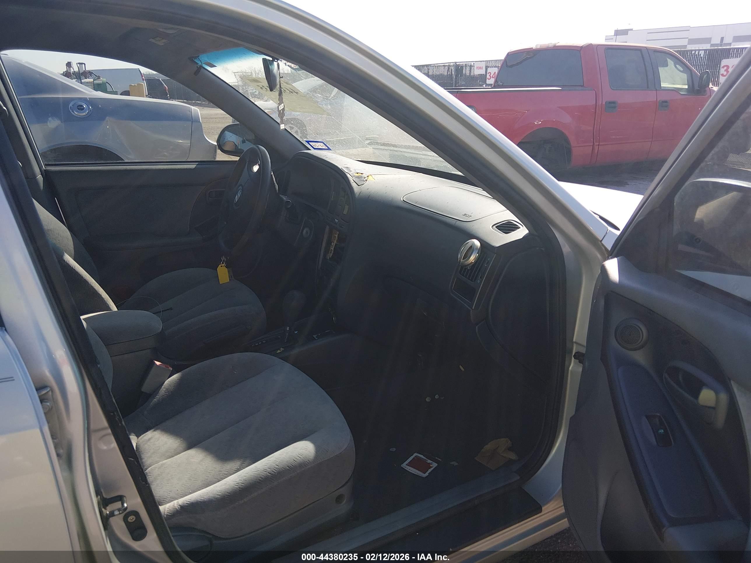 HYUNDAI ELANTRA image 5