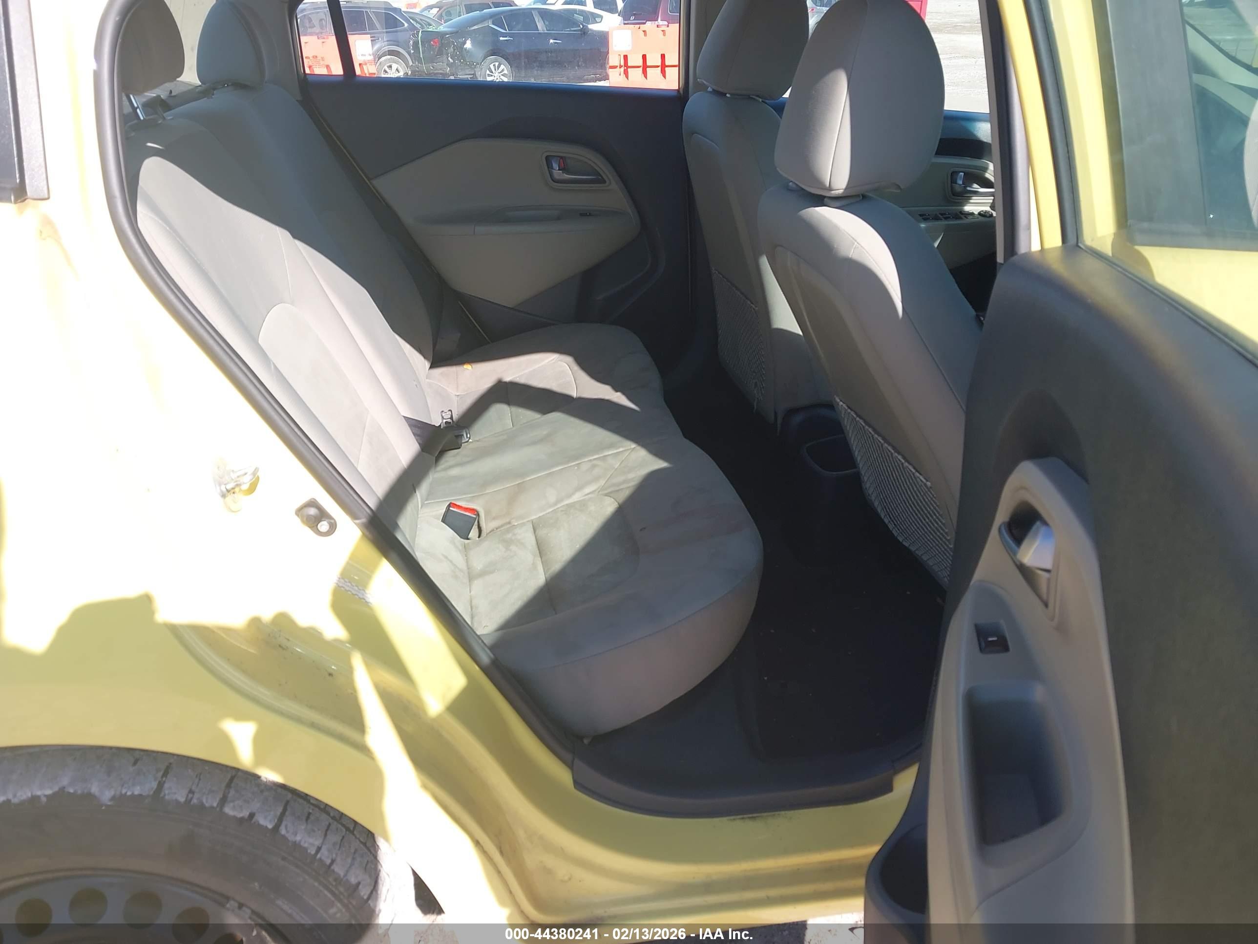 KIA RIO image 8