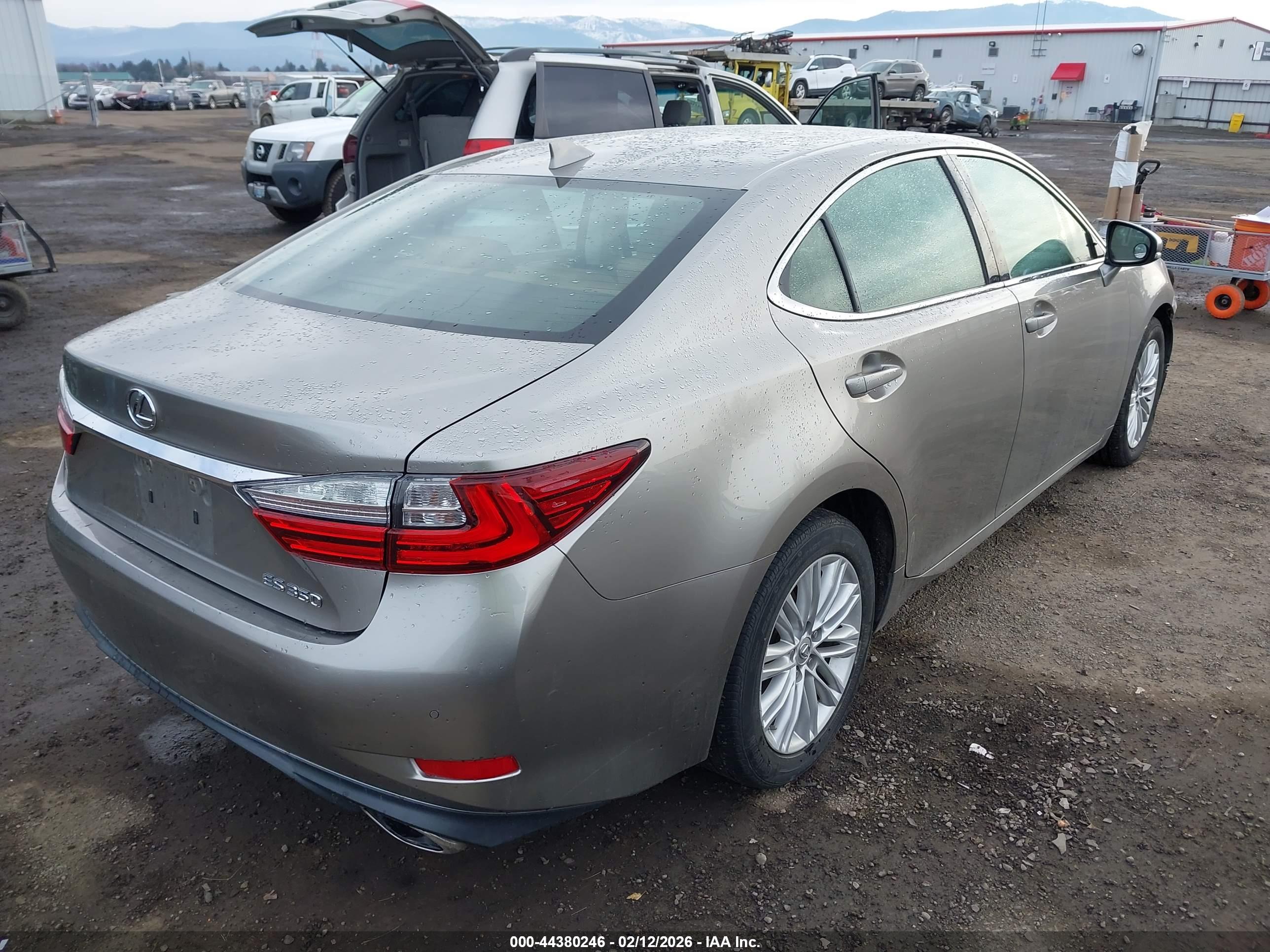 LEXUS ES image 4