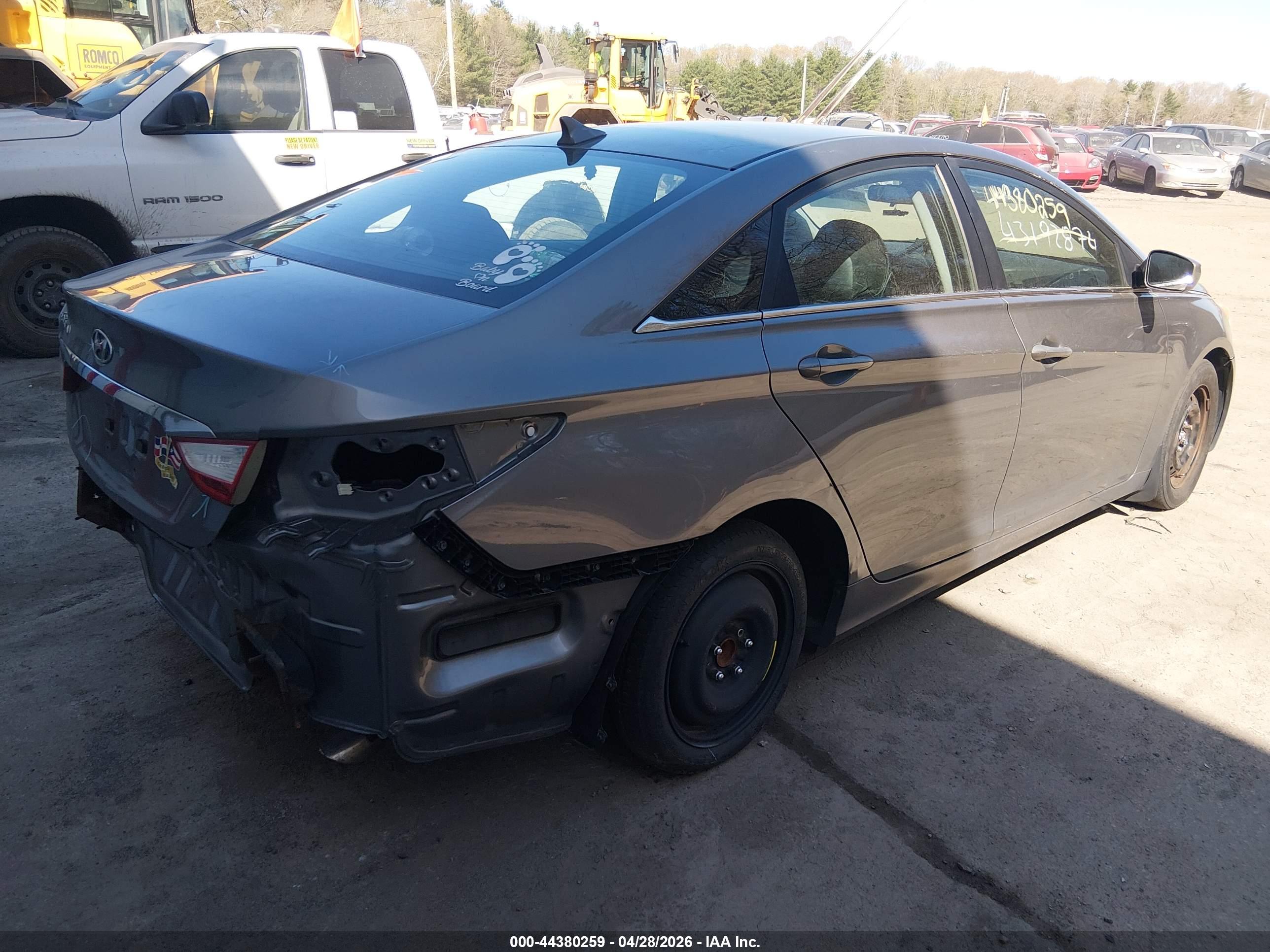 HYUNDAI SONATA image 4