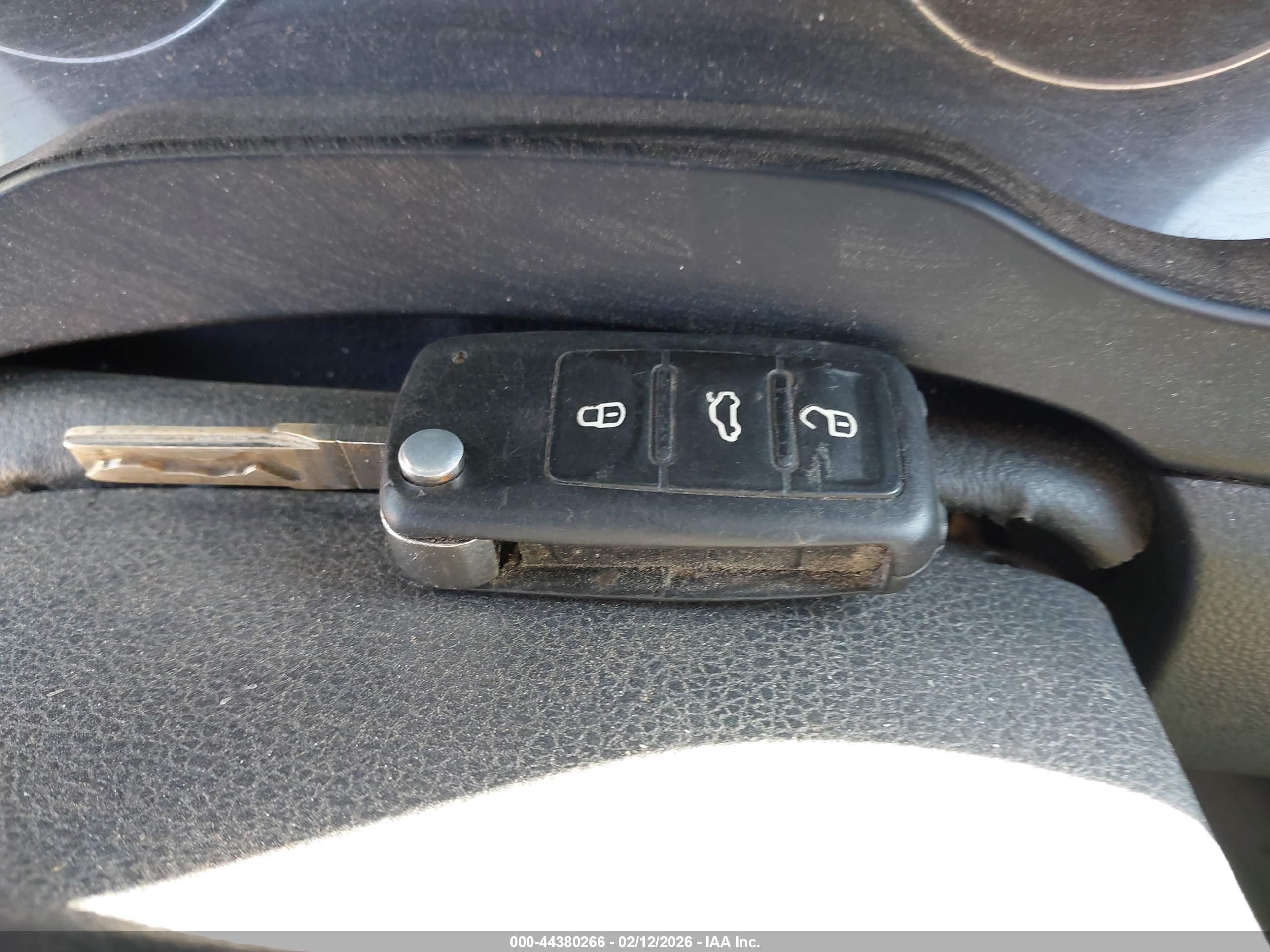 VOLKSWAGEN JETTA image 11