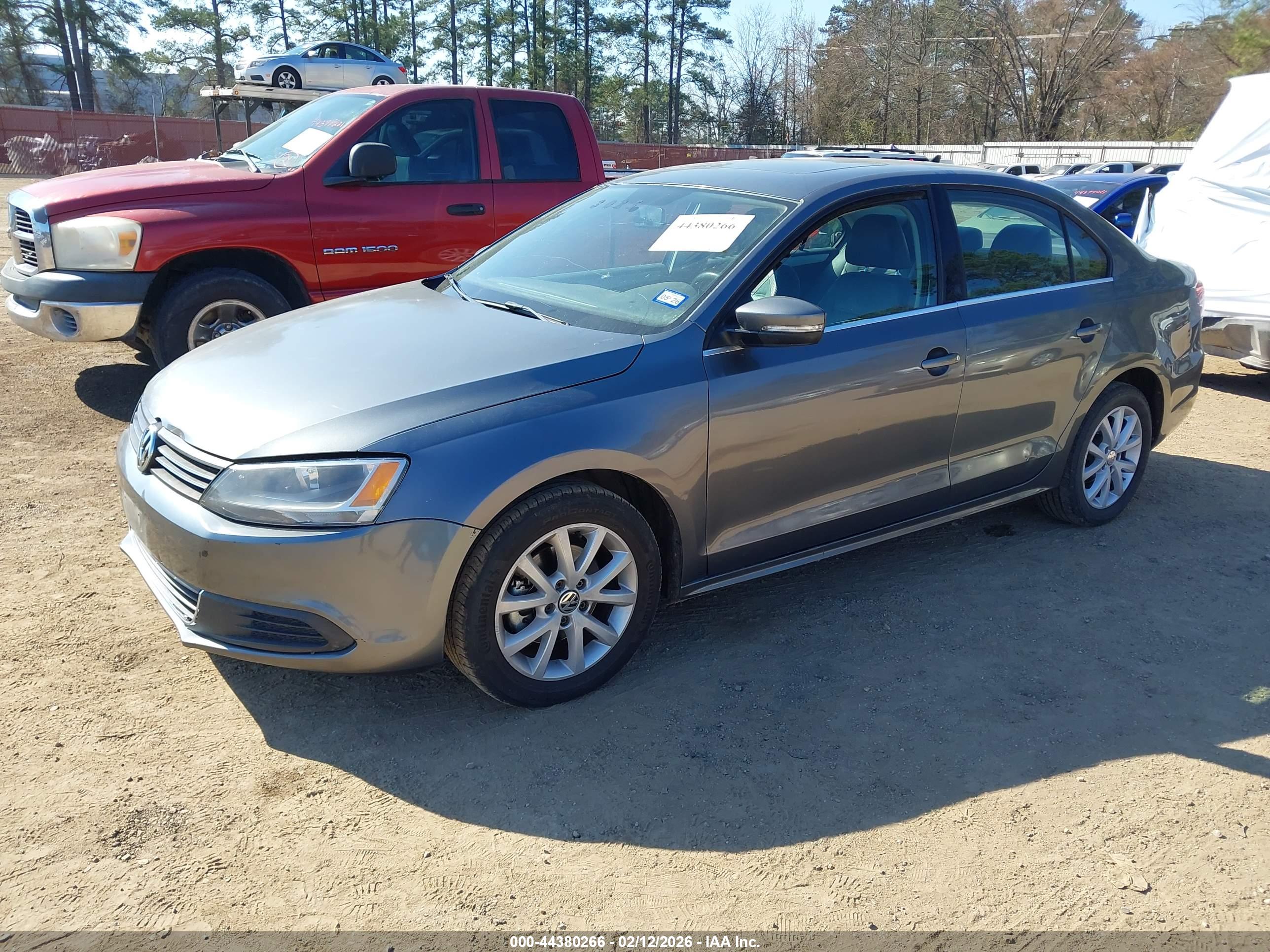 VOLKSWAGEN JETTA image 2