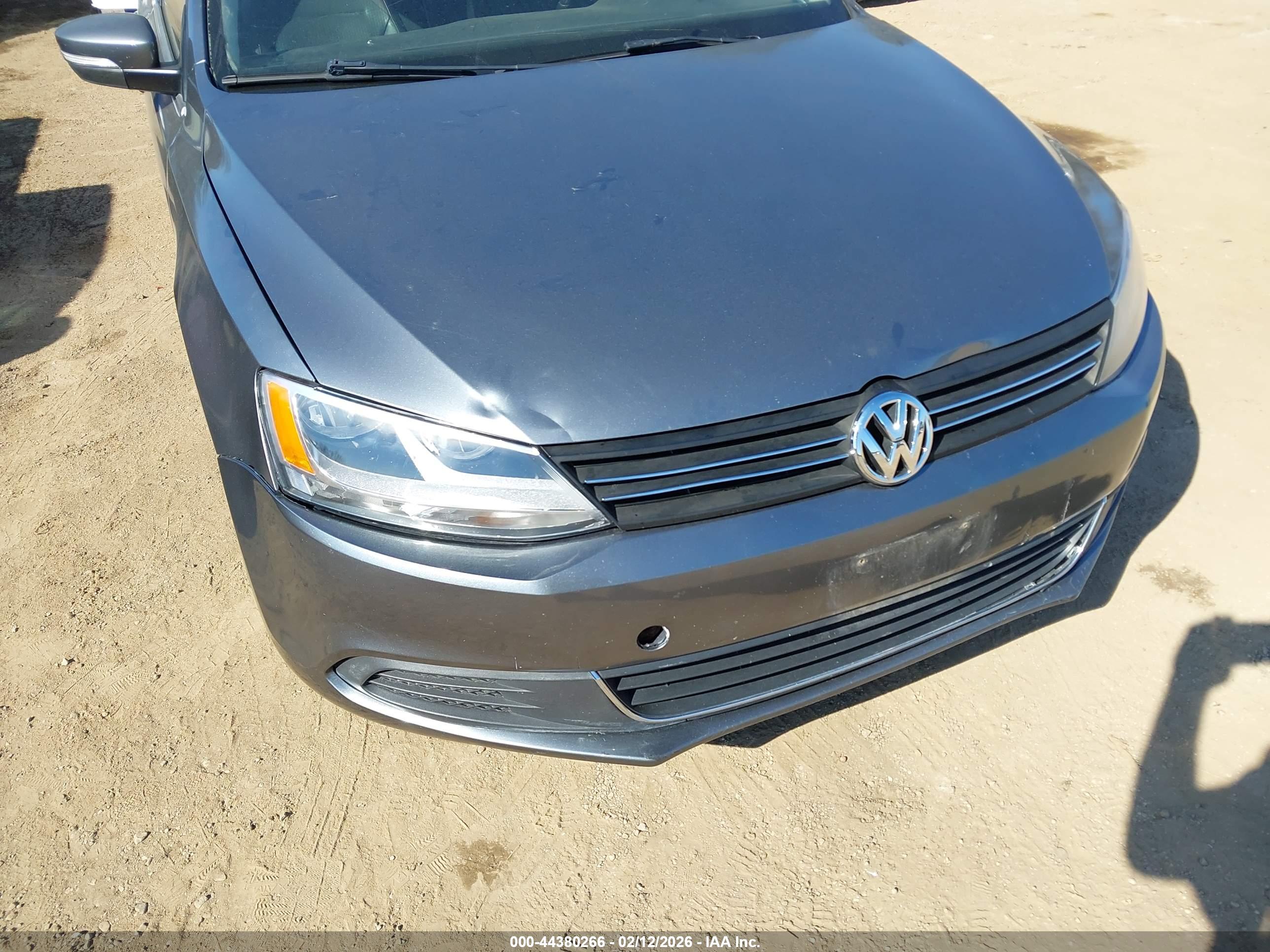 VOLKSWAGEN JETTA image 6