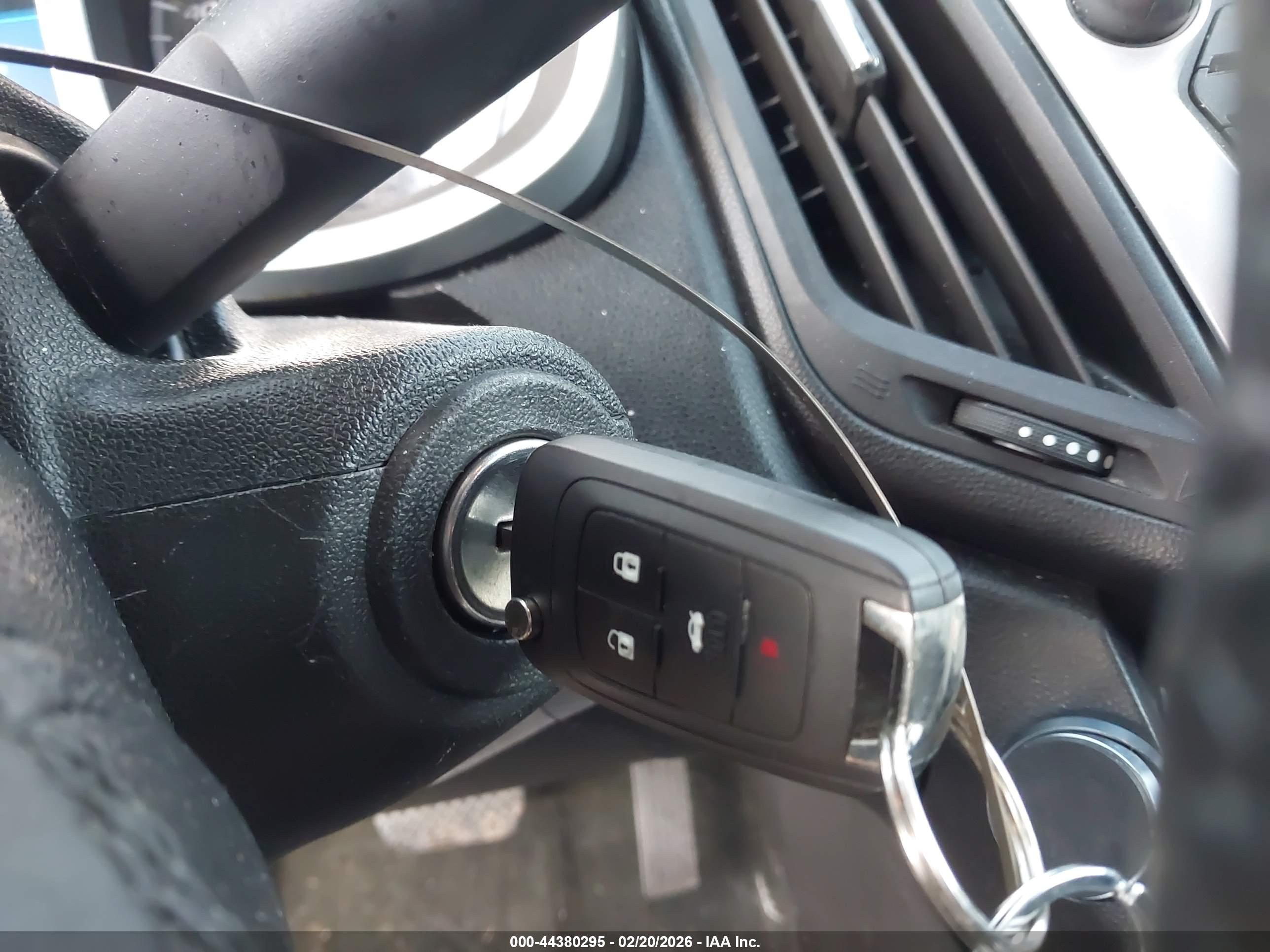 CHEVROLET EQUINOX image 11