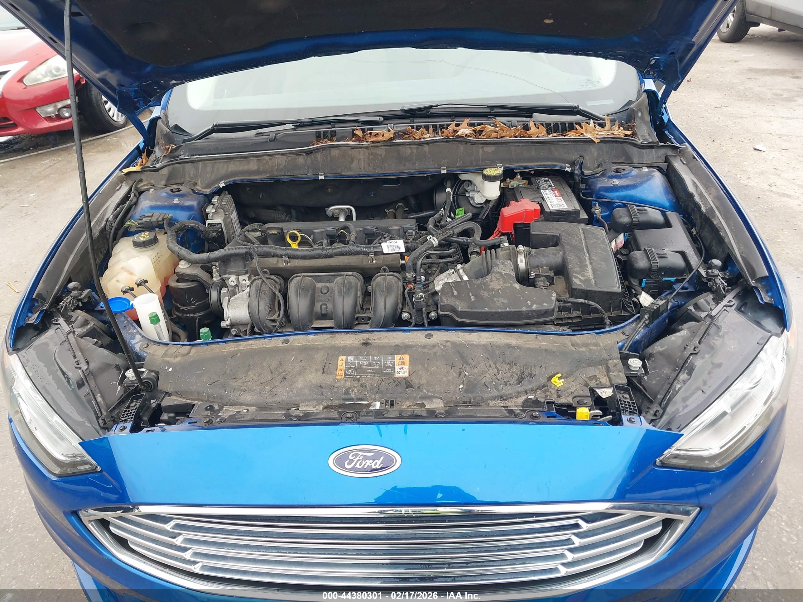 FORD FUSION image 10