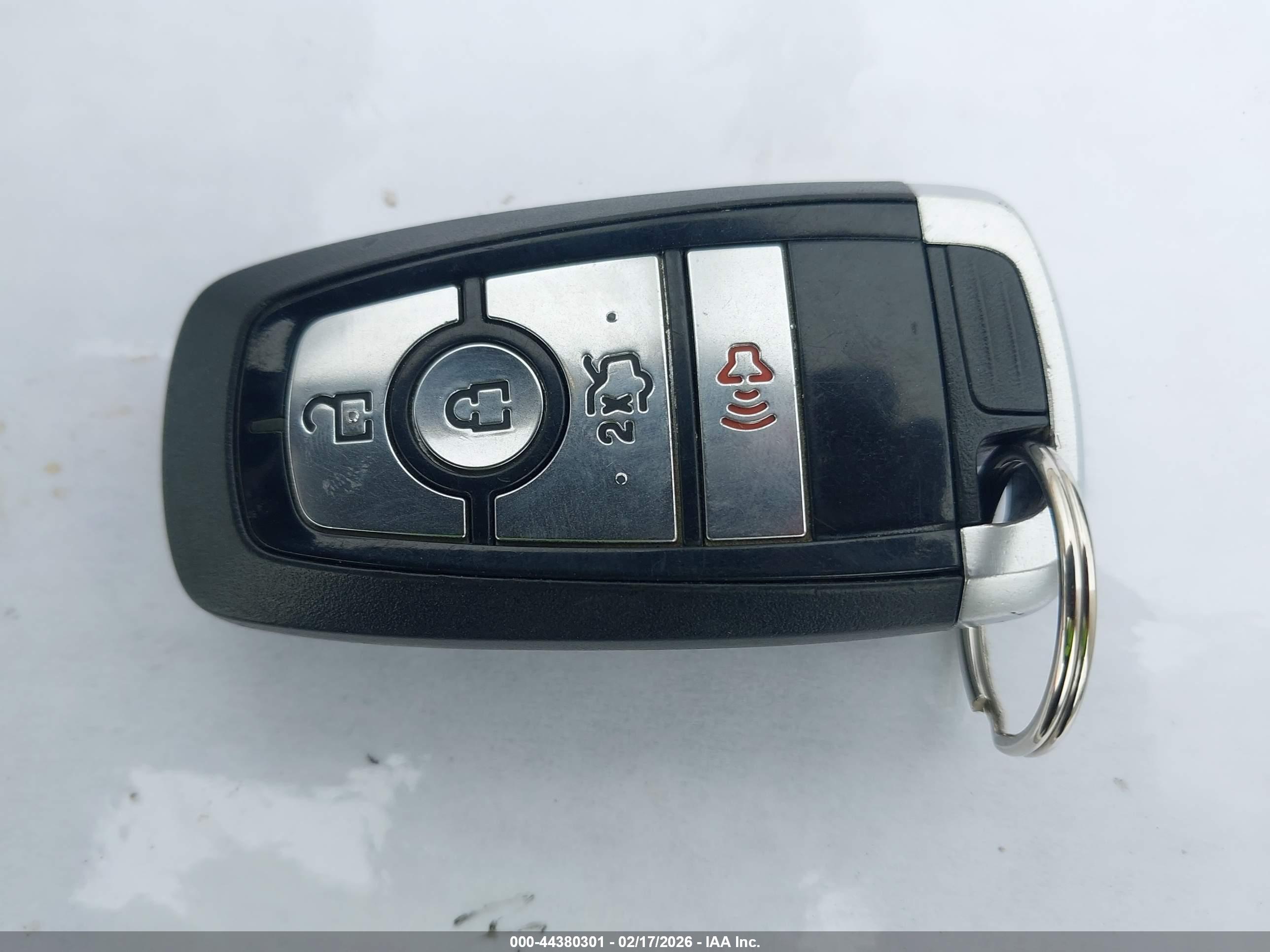 FORD FUSION image 11