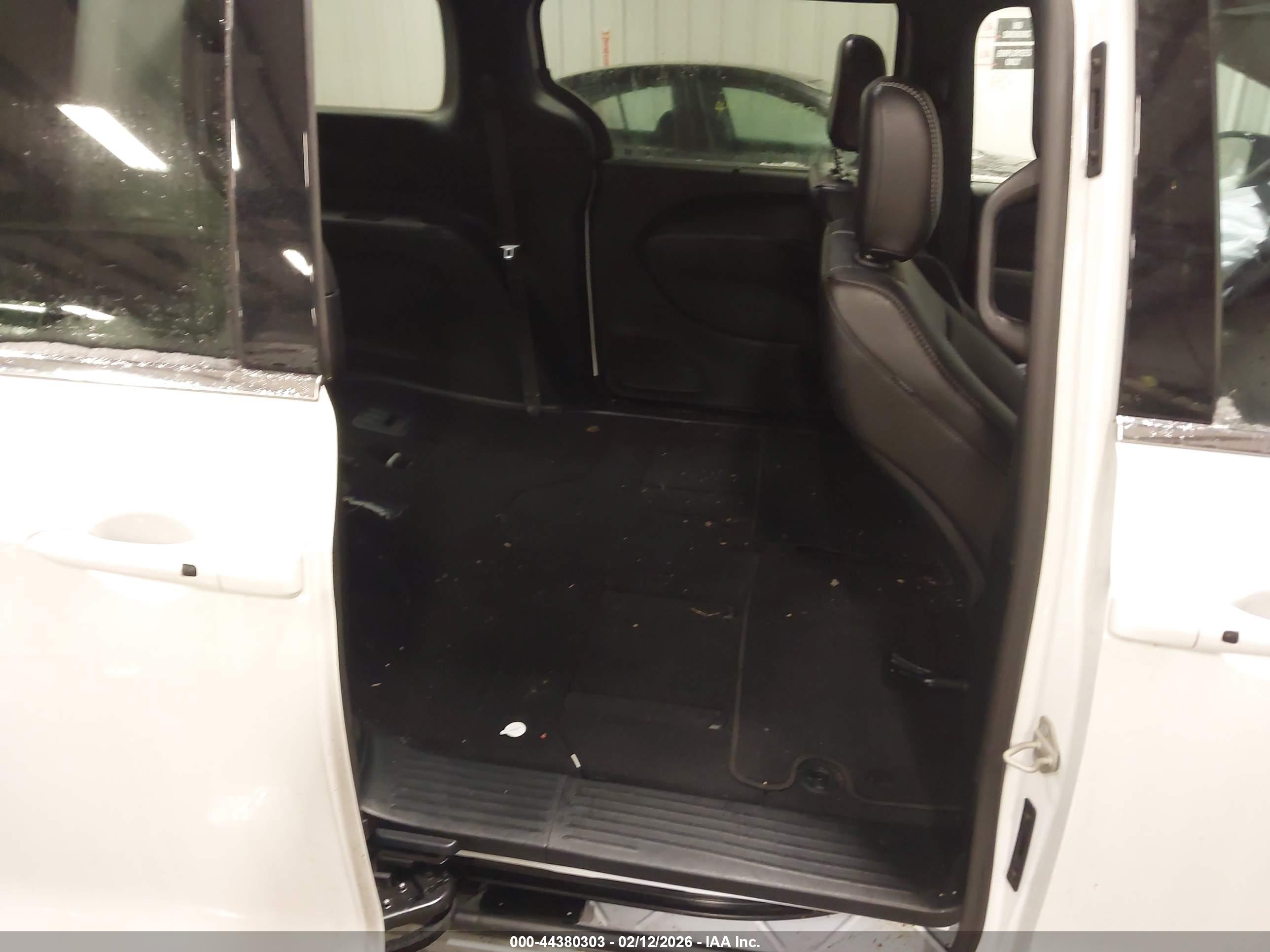 CHRYSLER PACIFICA image 8