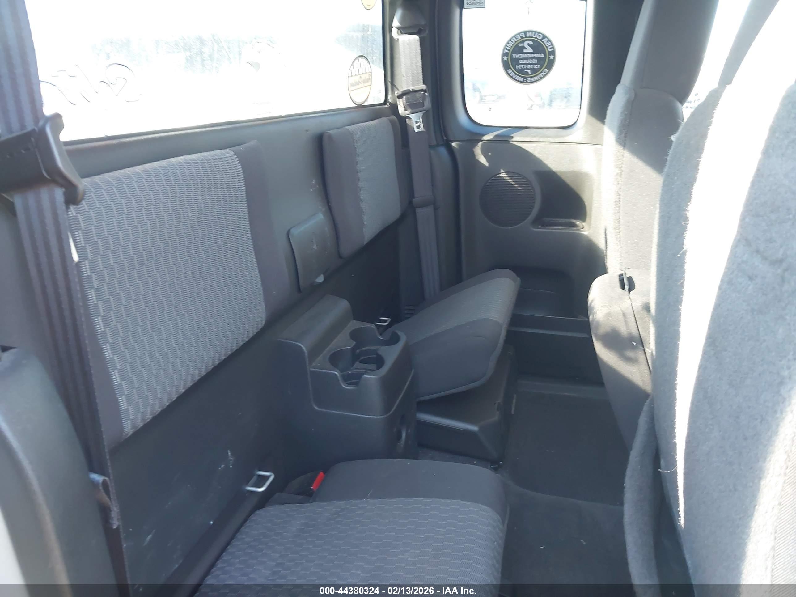 GMC CANYON image 8