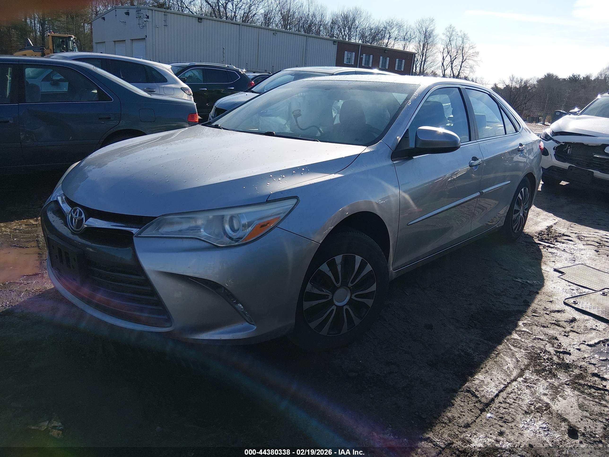 TOYOTA CAMRY image 2