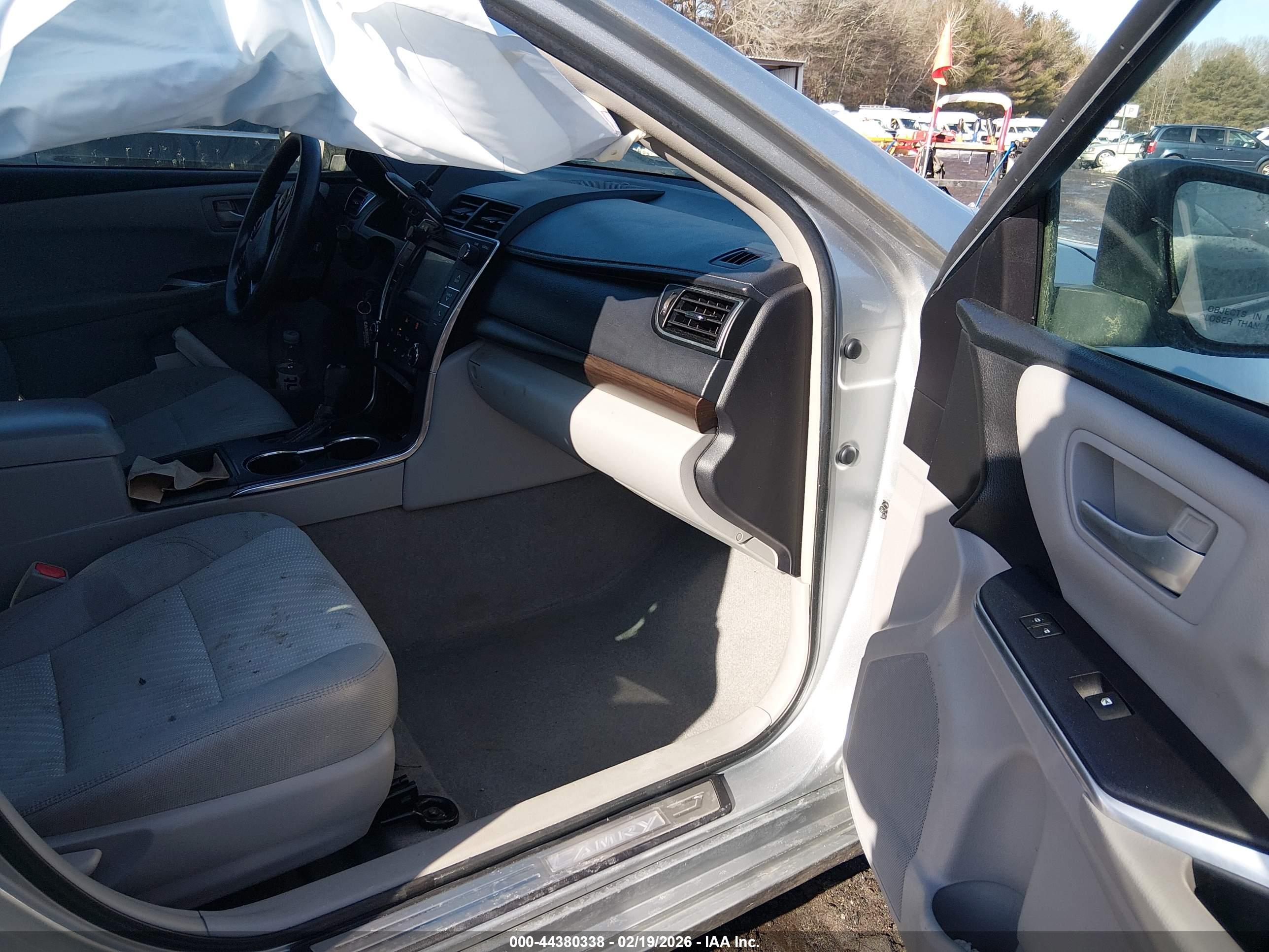 TOYOTA CAMRY image 5