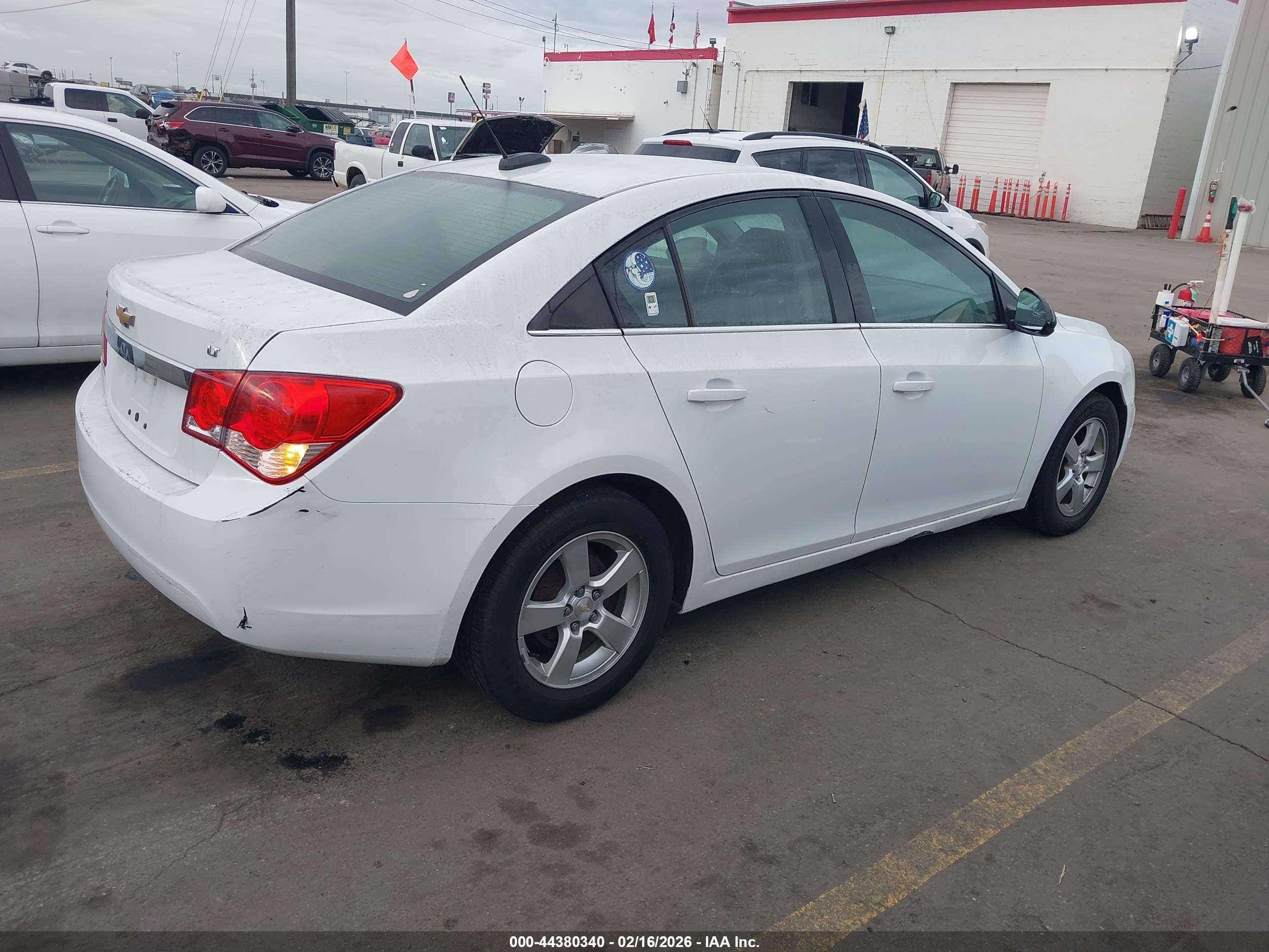 CHEVROLET CRUZE image 4