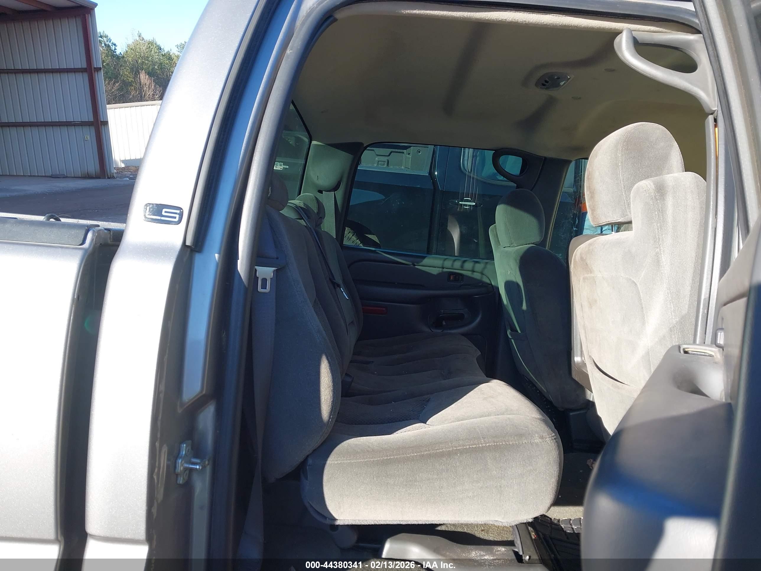 CHEVROLET SILVERADO image 8
