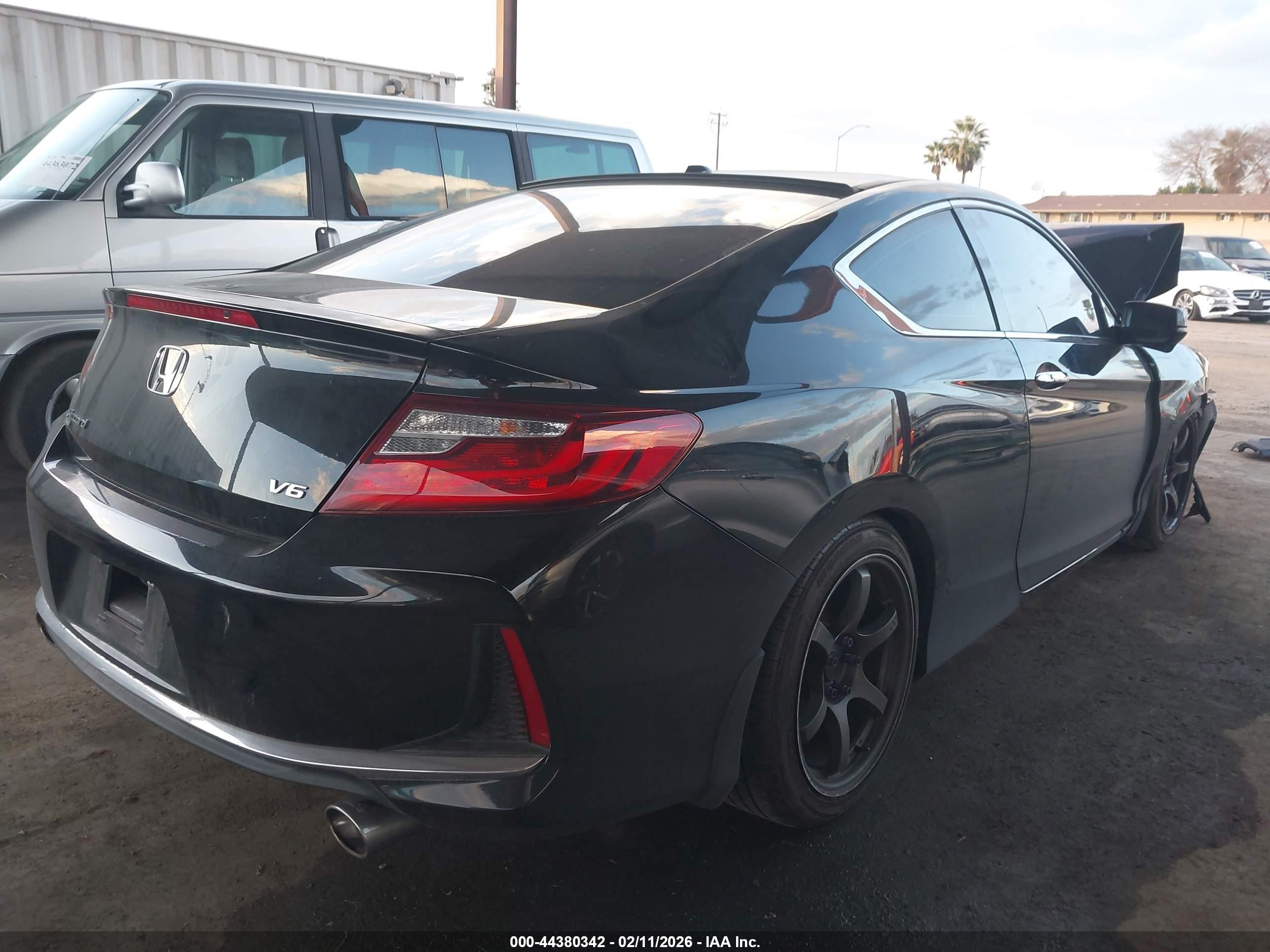 HONDA ACCORD image 4
