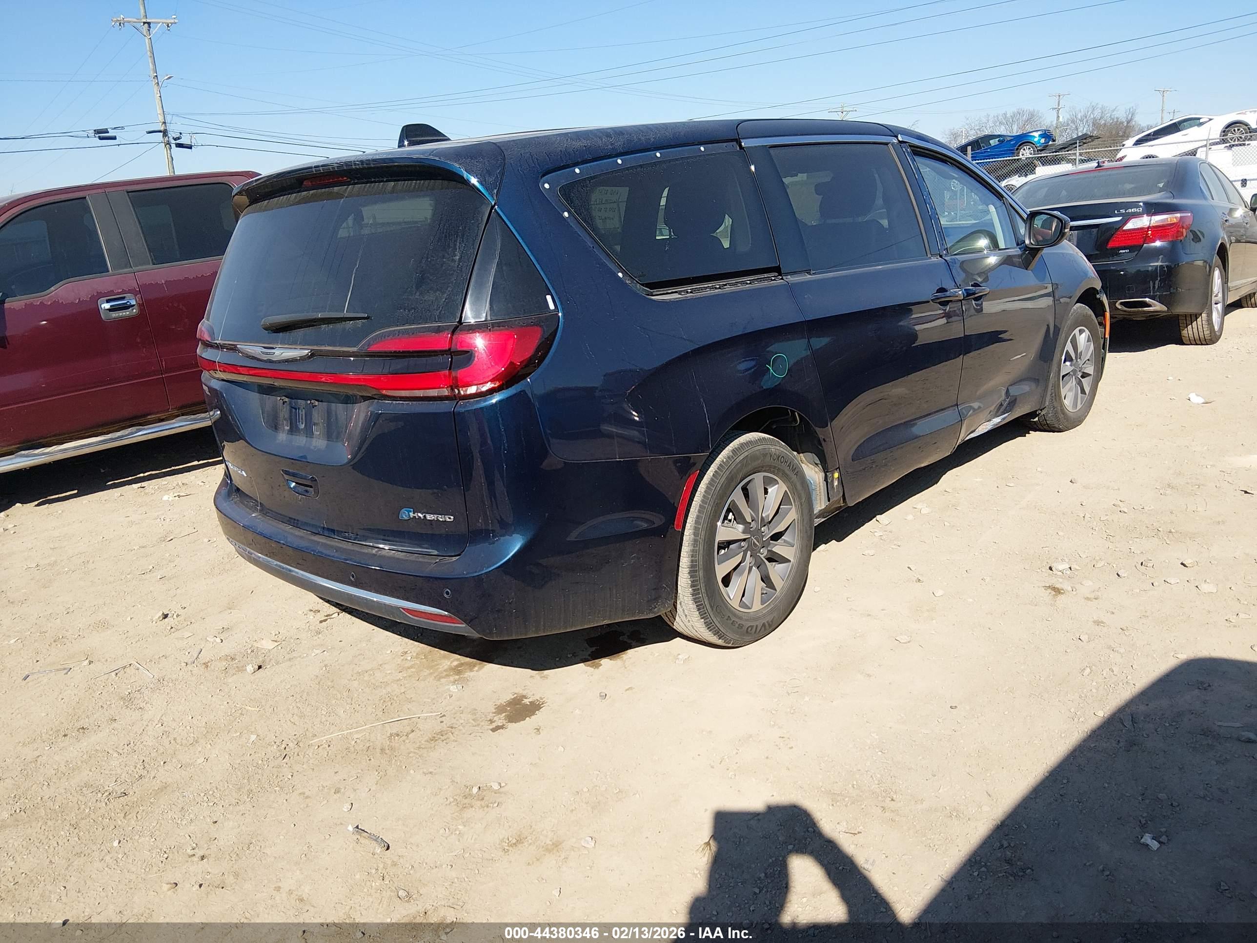 CHRYSLER PACIFICA image 4