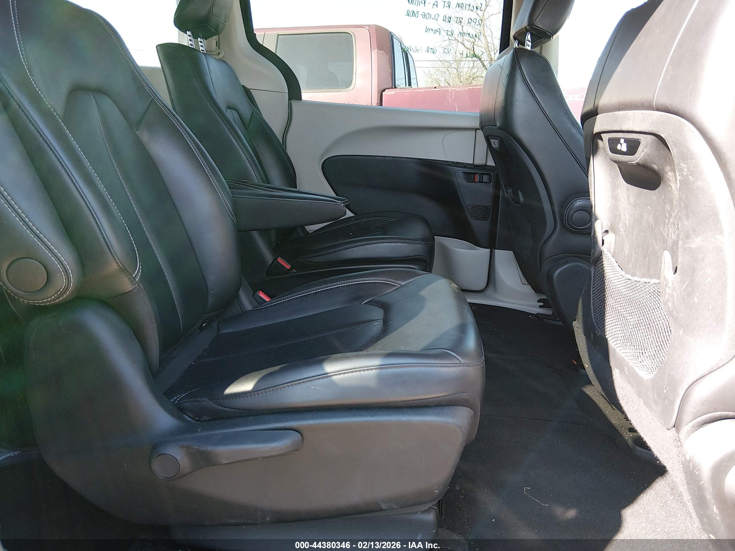 CHRYSLER PACIFICA image 8