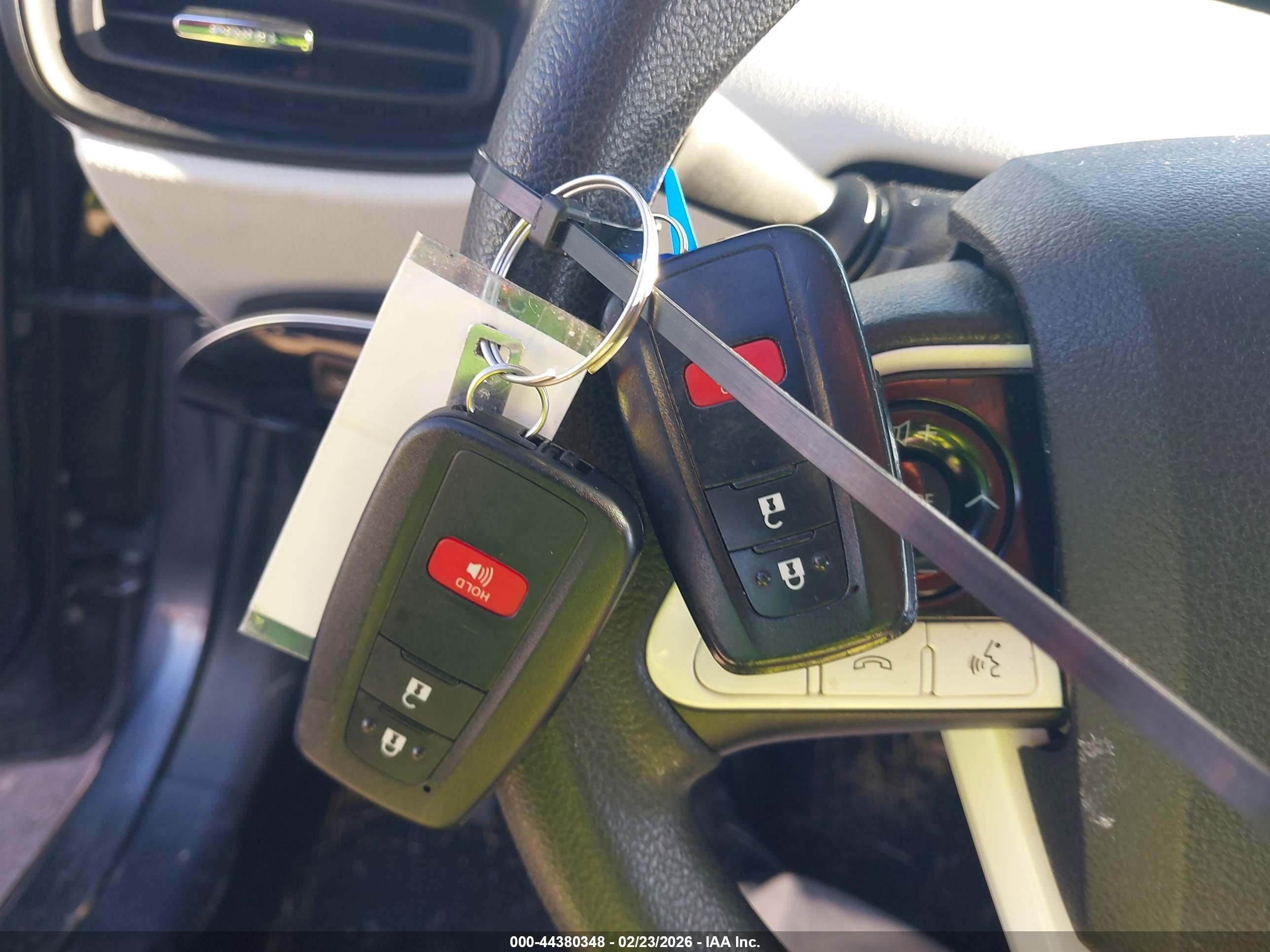 TOYOTA PRIUS image 11