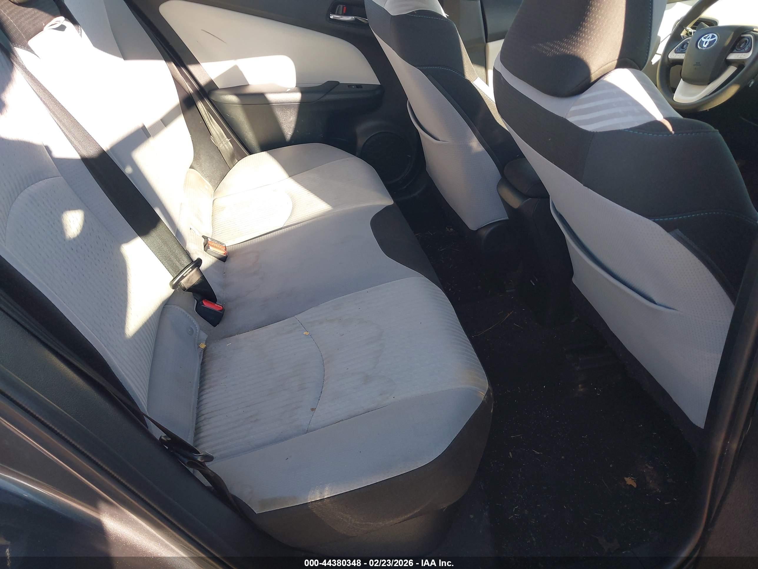 TOYOTA PRIUS image 8