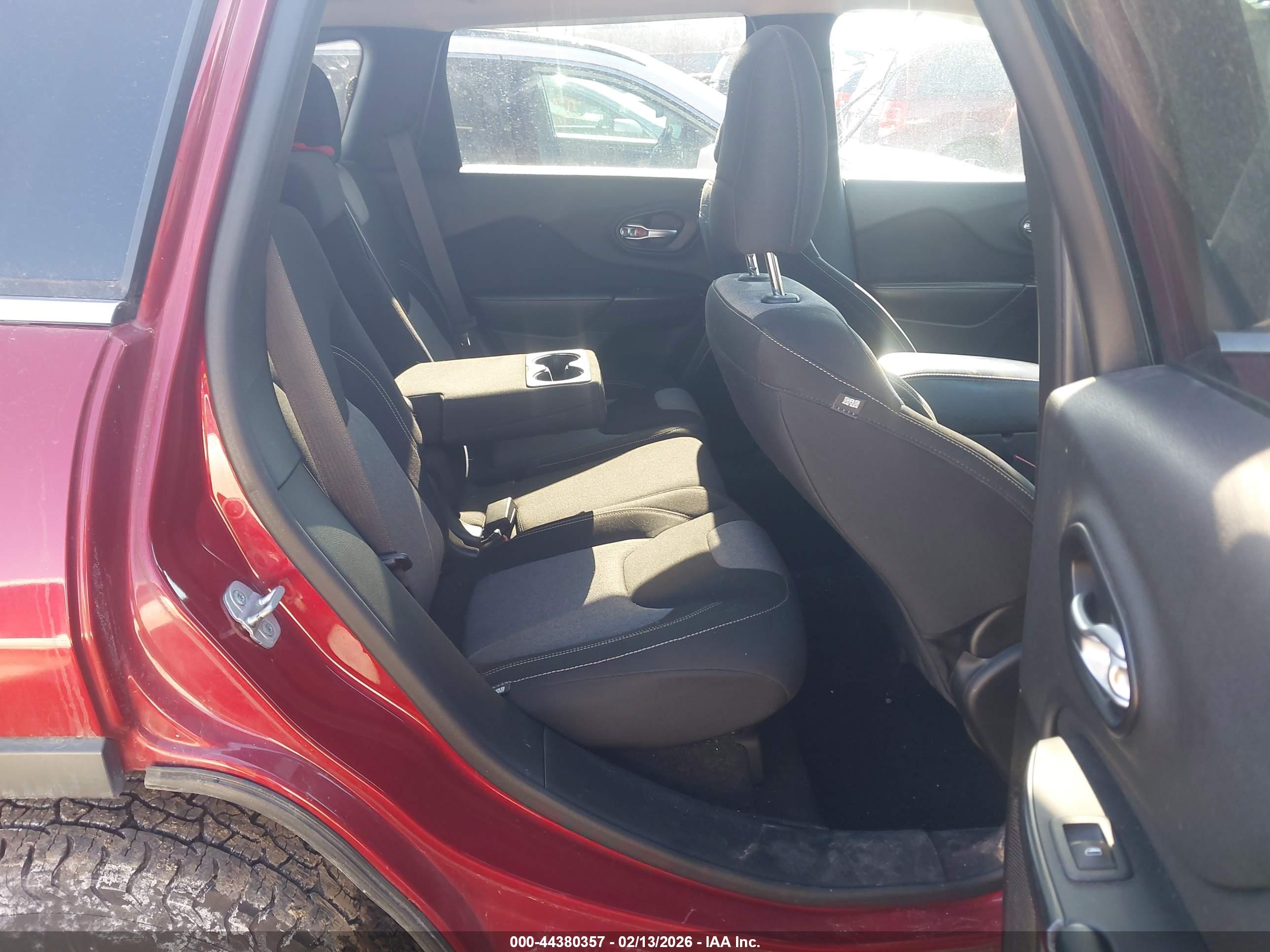 JEEP CHEROKEE image 8