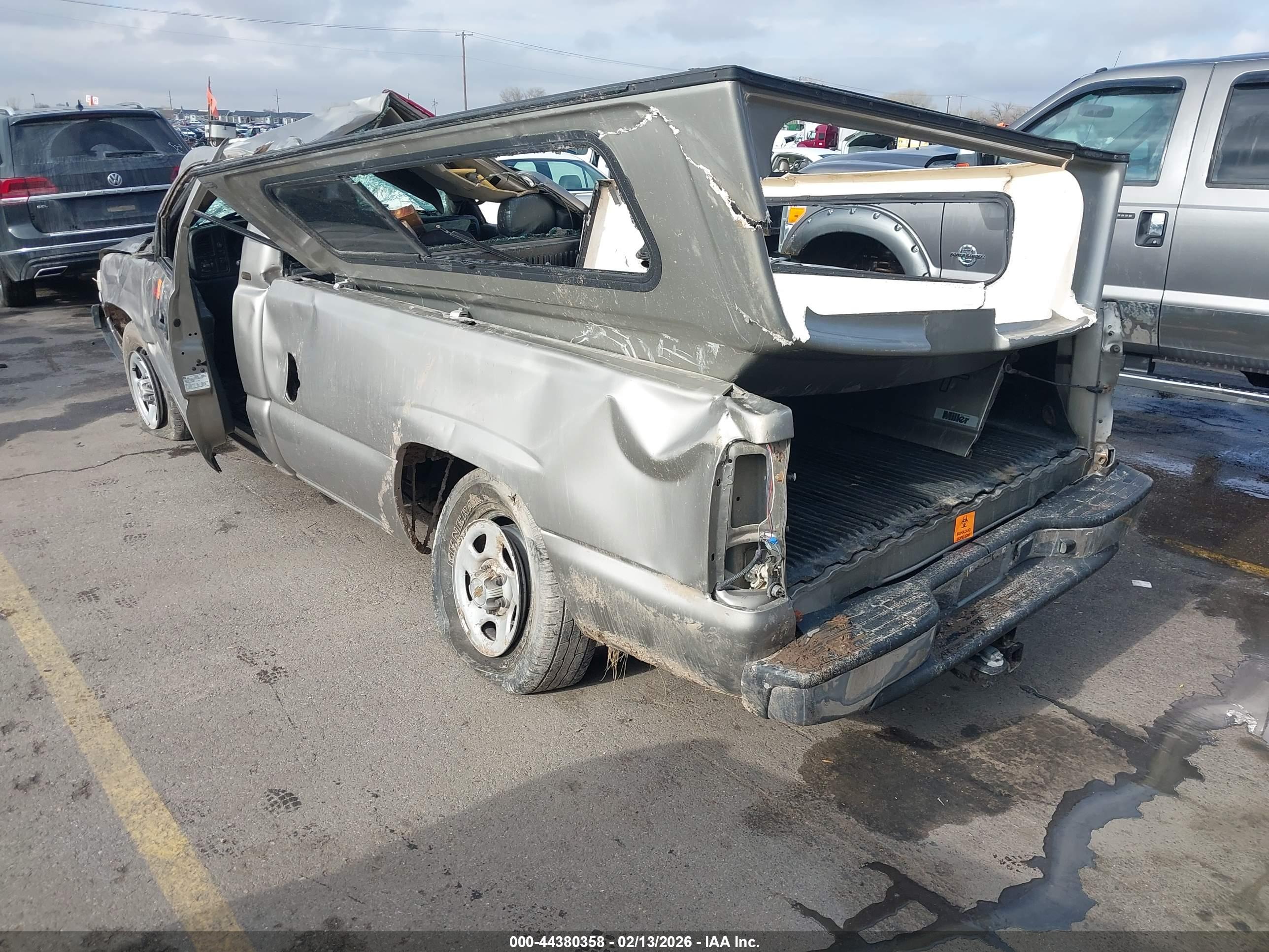 CHEVROLET SILVERADO image 3