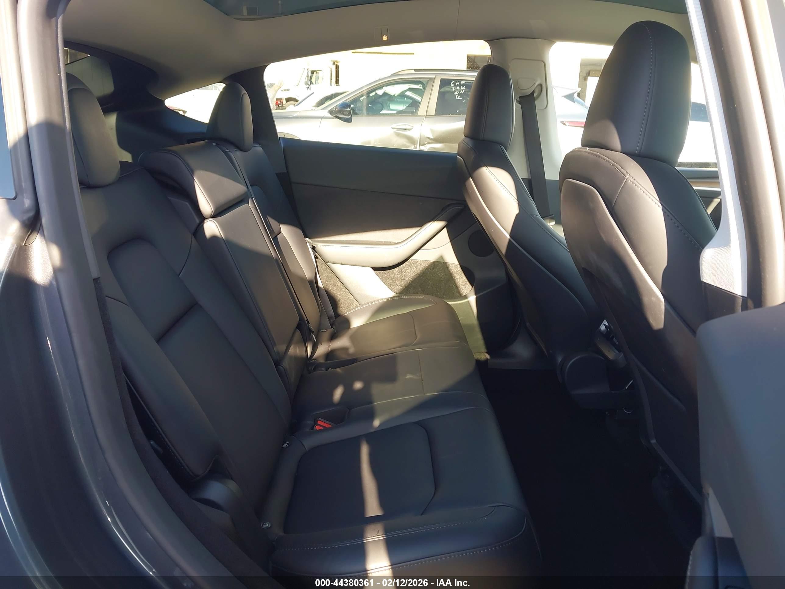 TESLA MODEL image 8