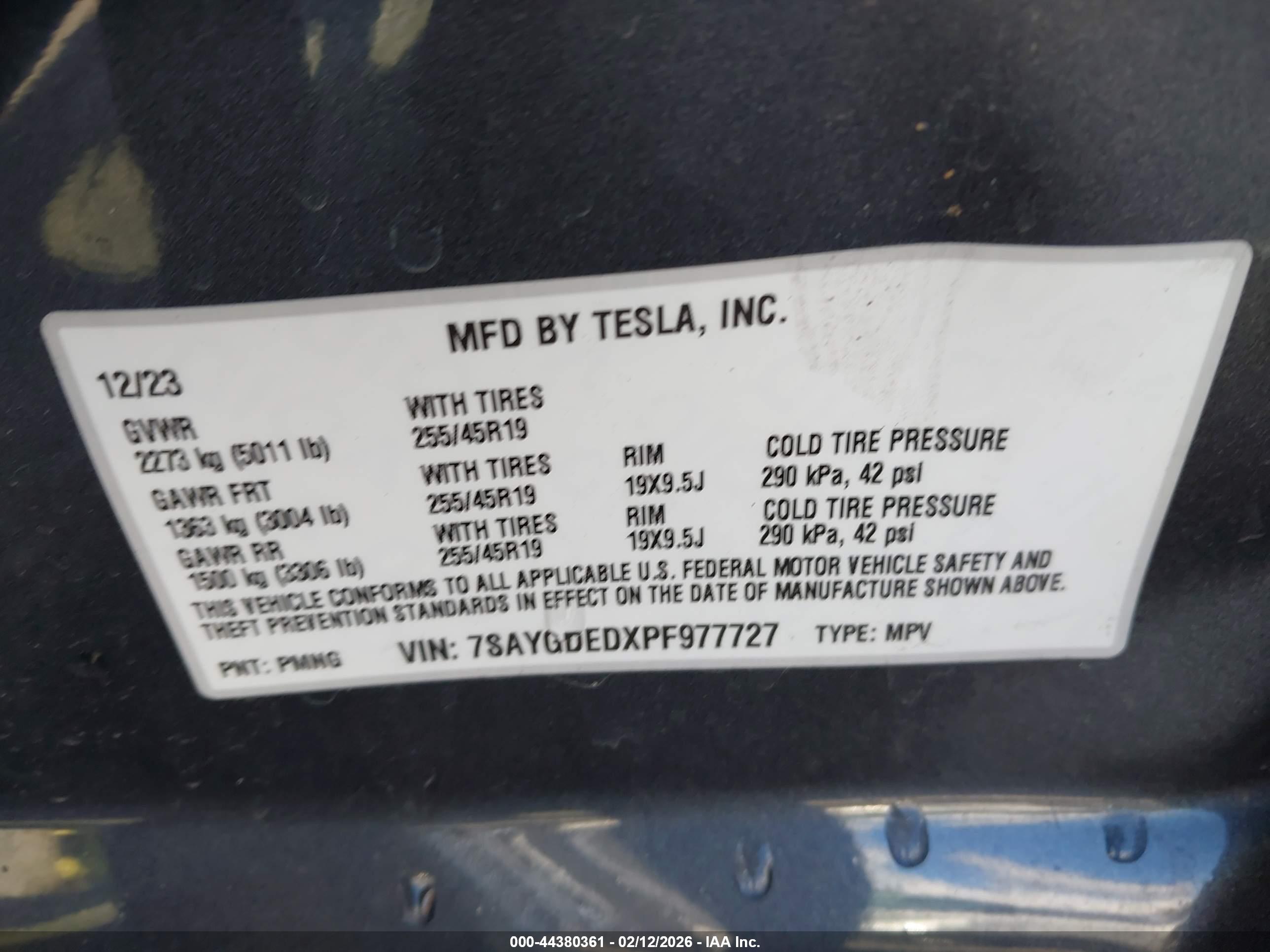 TESLA MODEL image 9