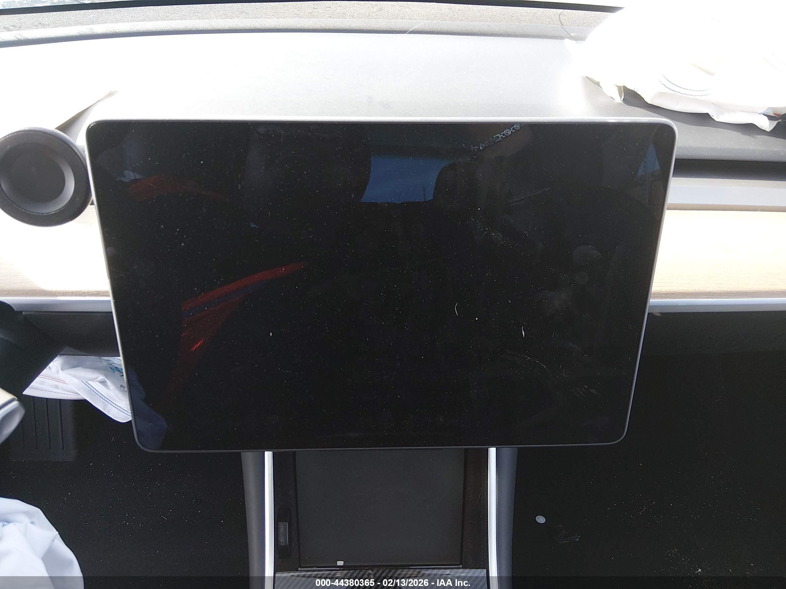 TESLA MODEL image 7