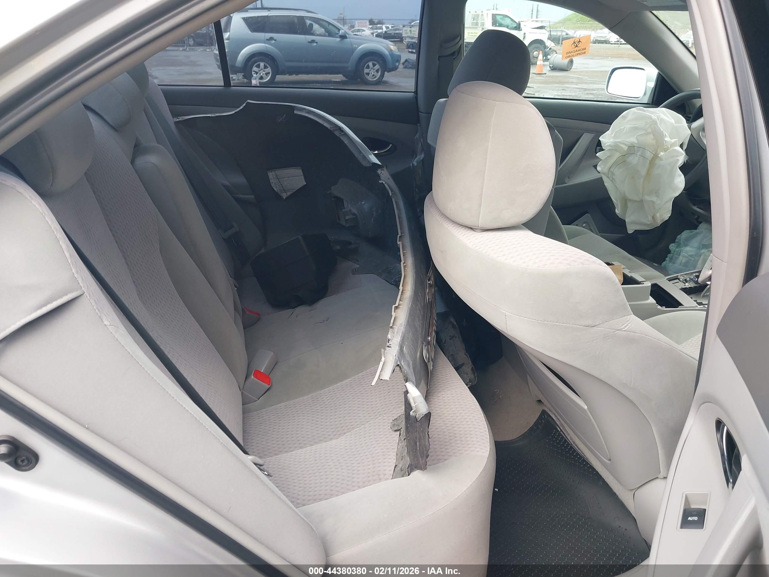 TOYOTA CAMRY image 8