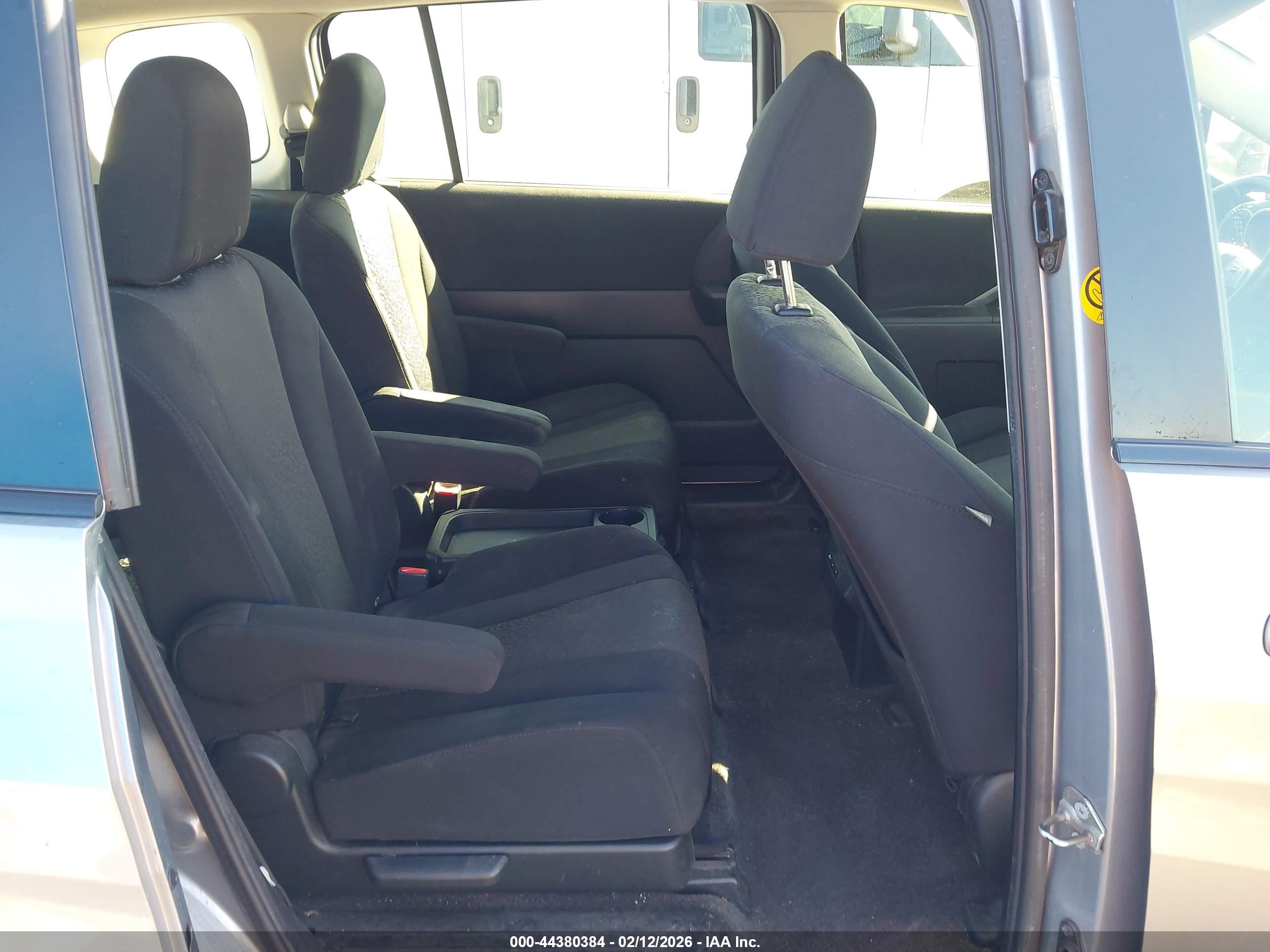 MAZDA MAZDA5 image 8
