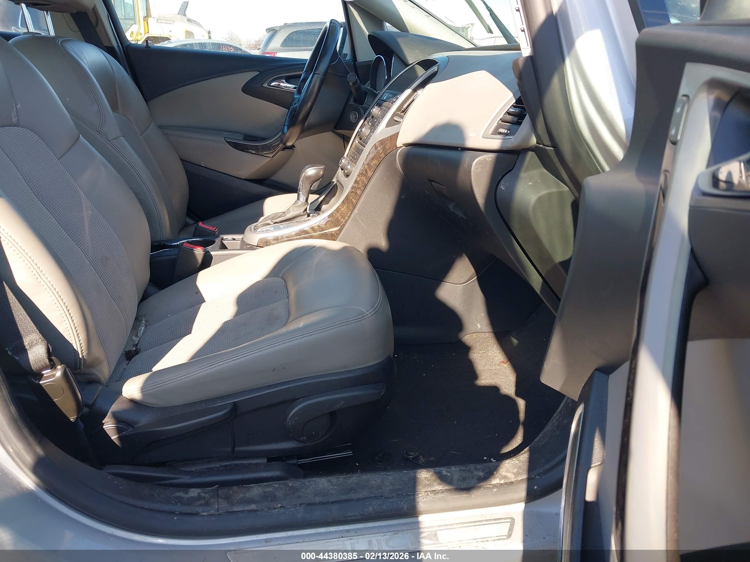 BUICK VERANO image 5
