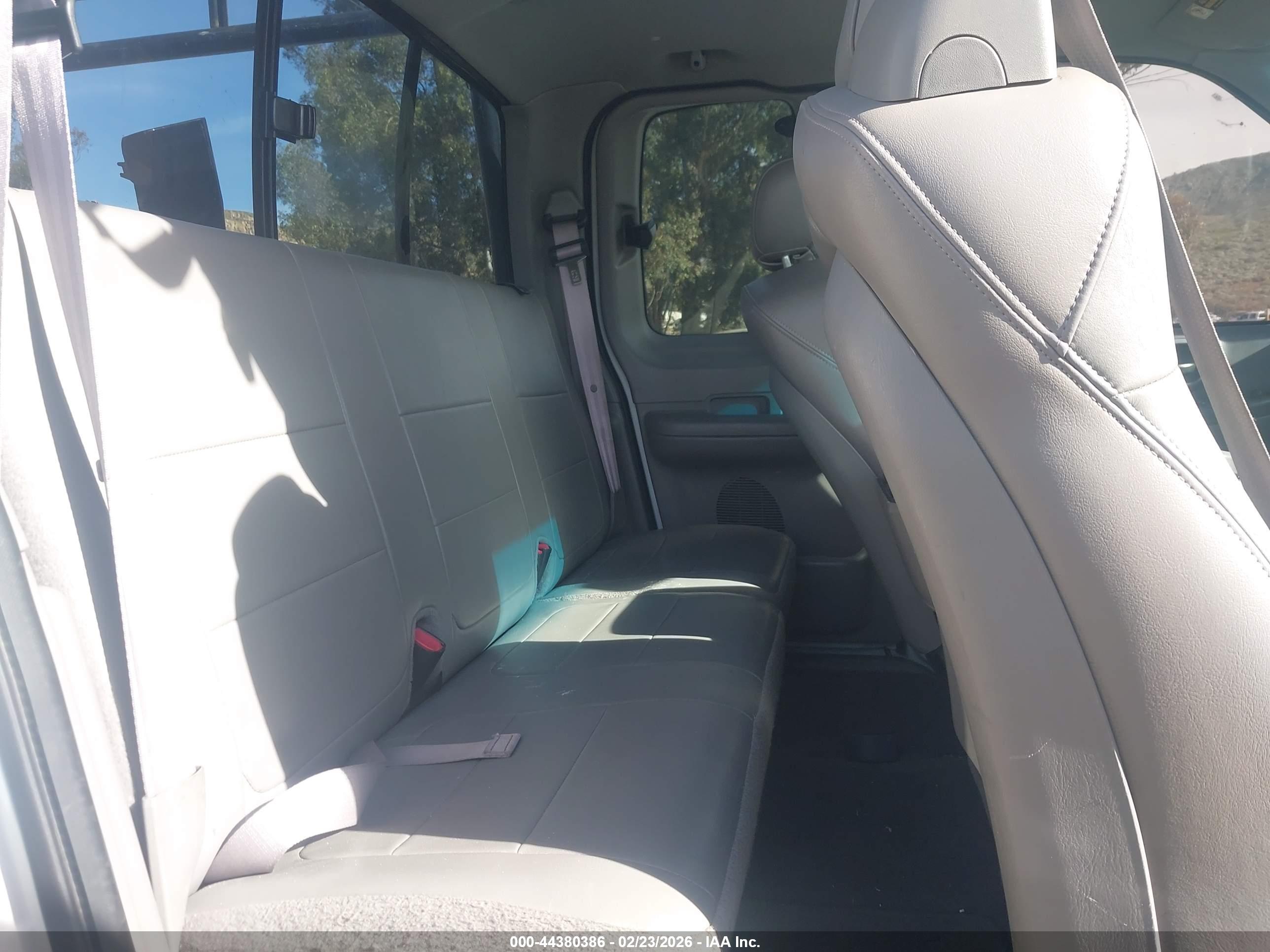FORD F-150 image 8
