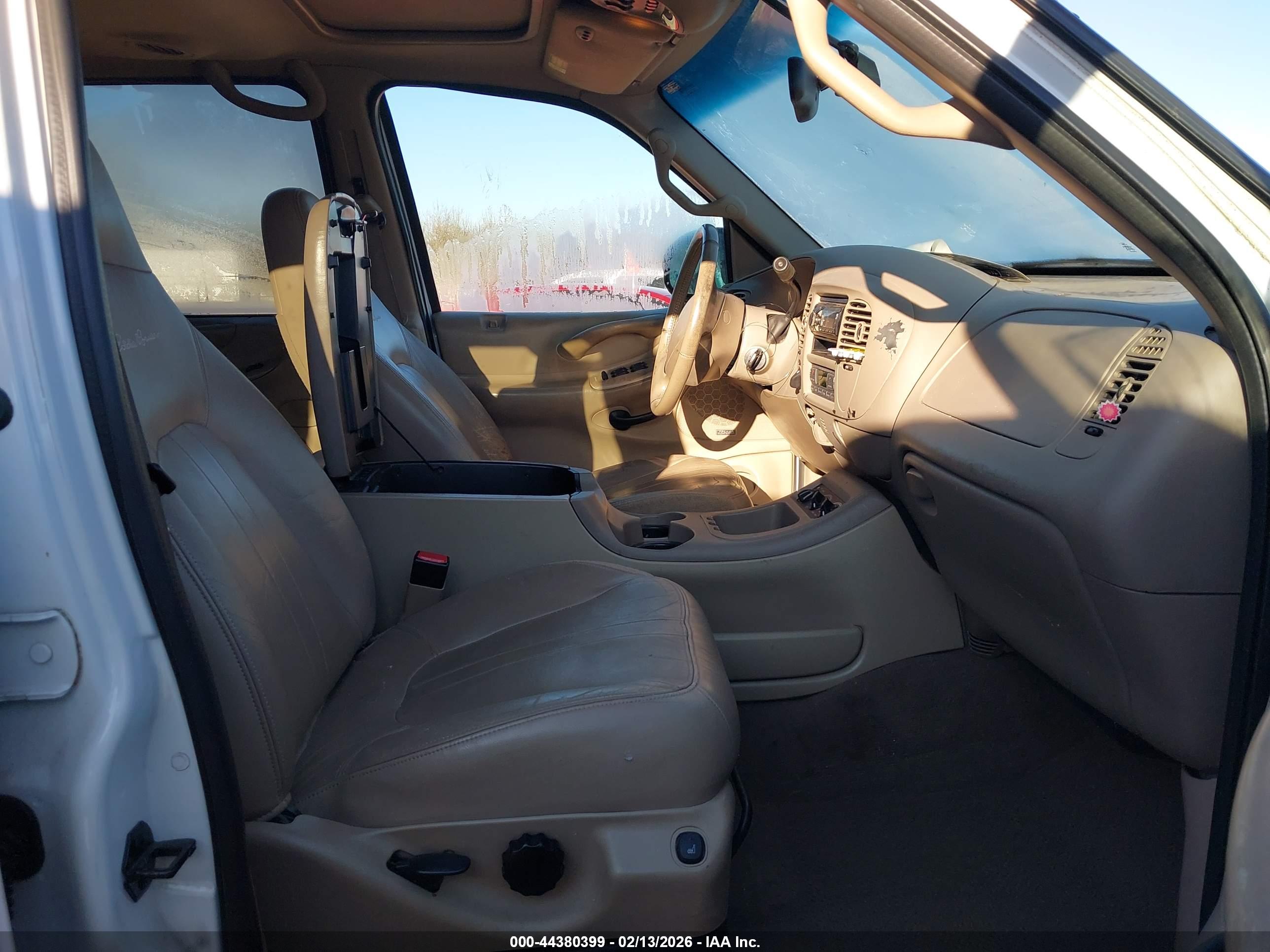 FORD EXPEDITION image 5
