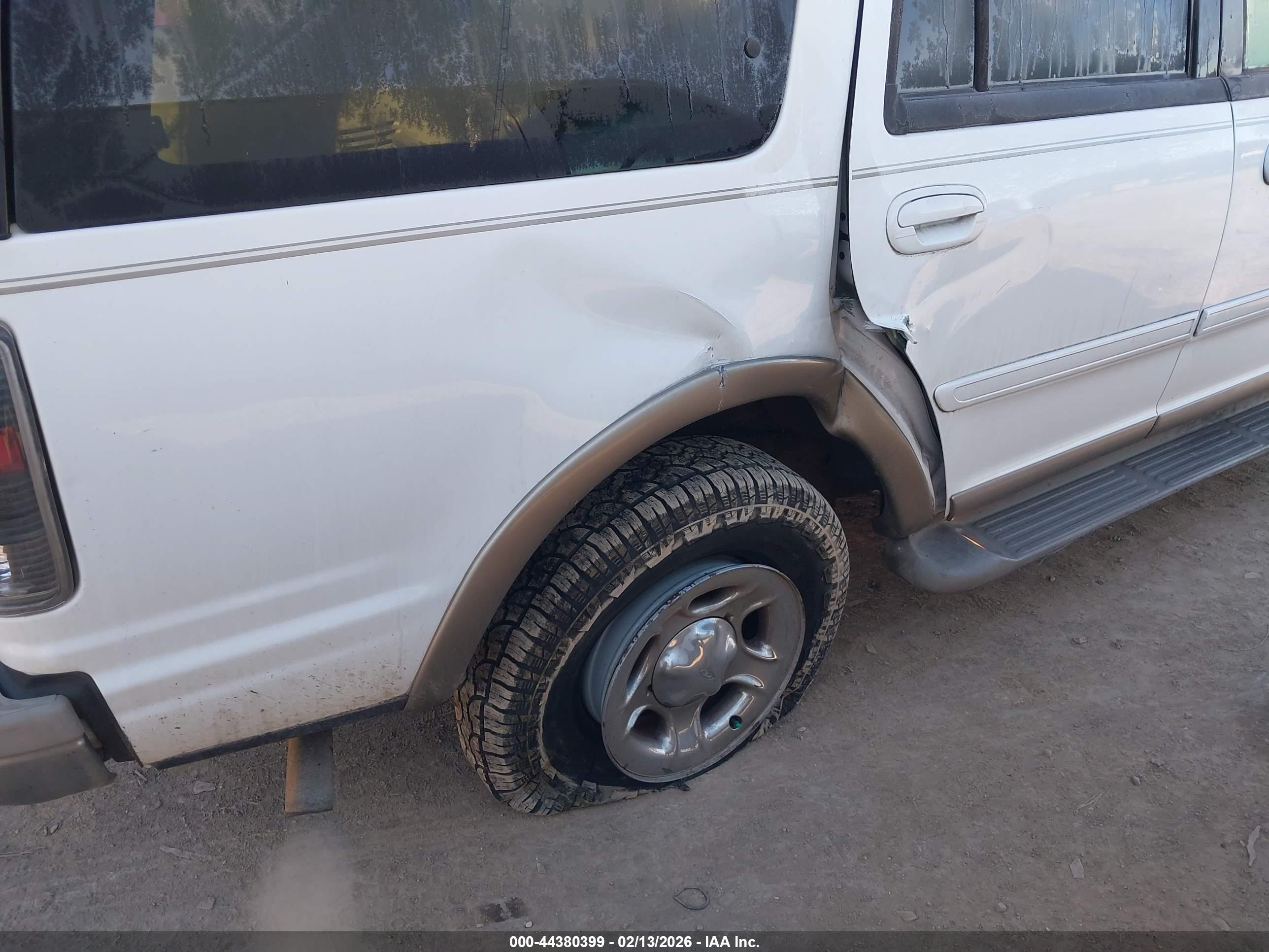 FORD EXPEDITION image 6