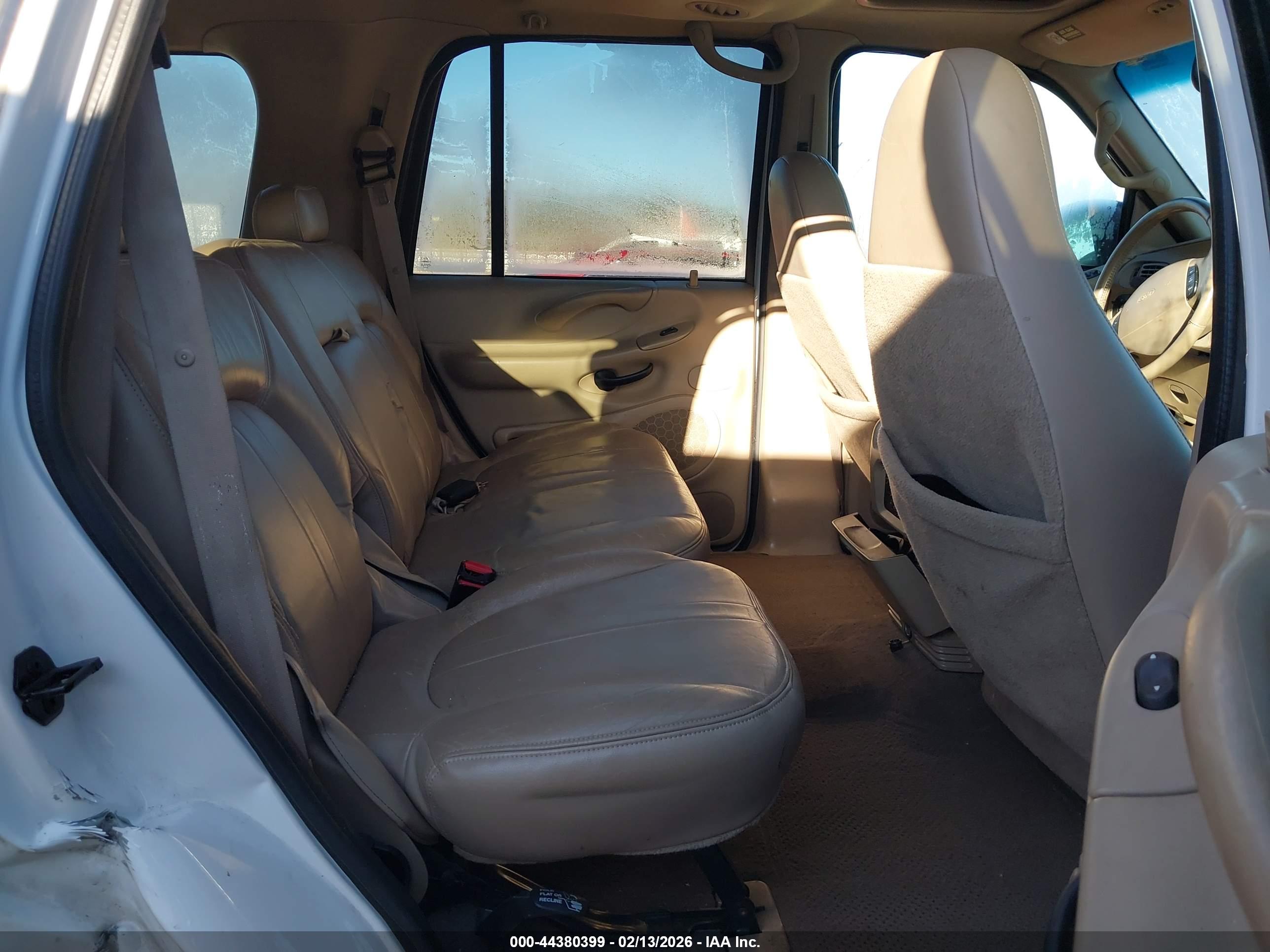 FORD EXPEDITION image 8
