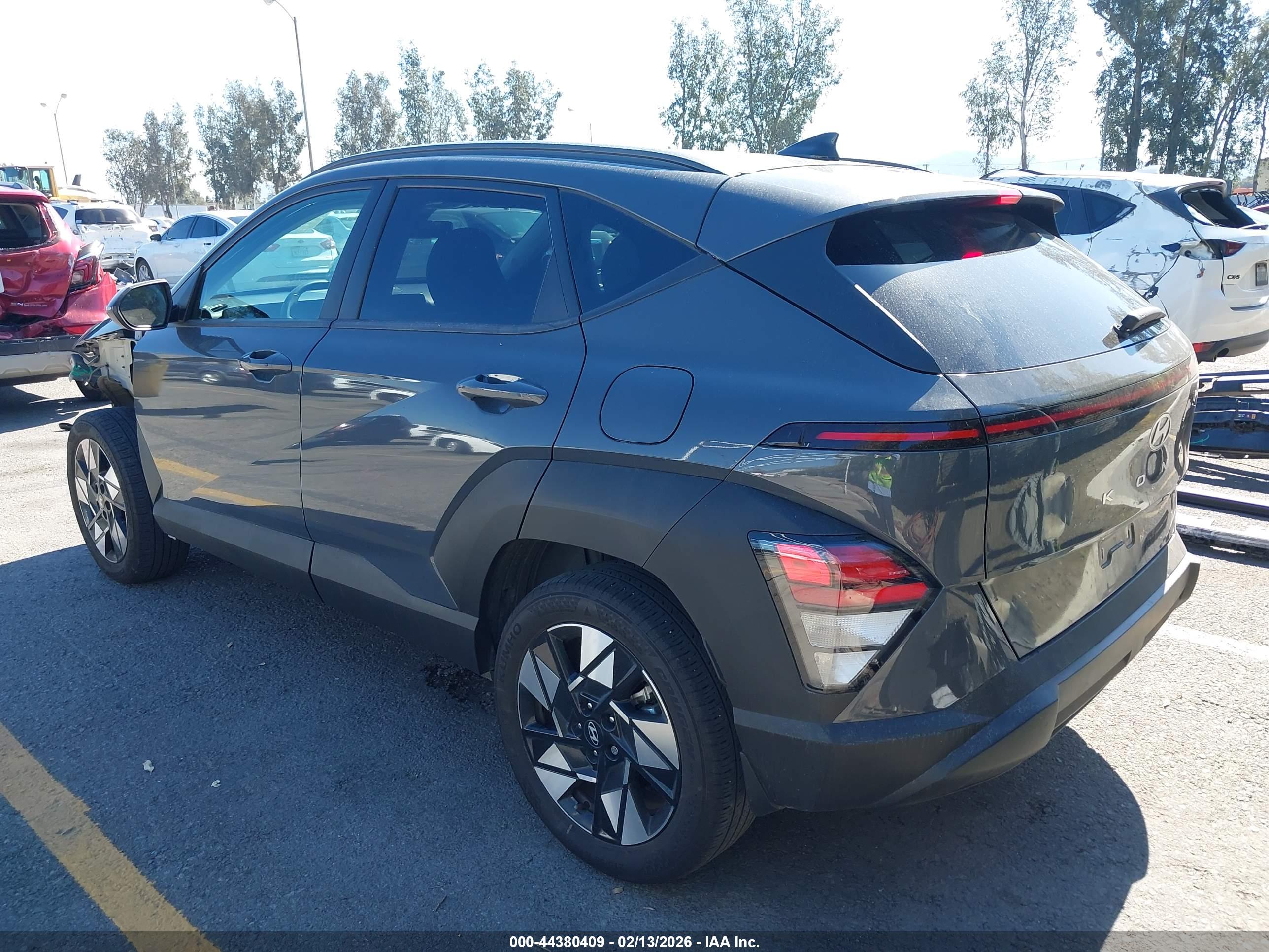HYUNDAI KONA image 3