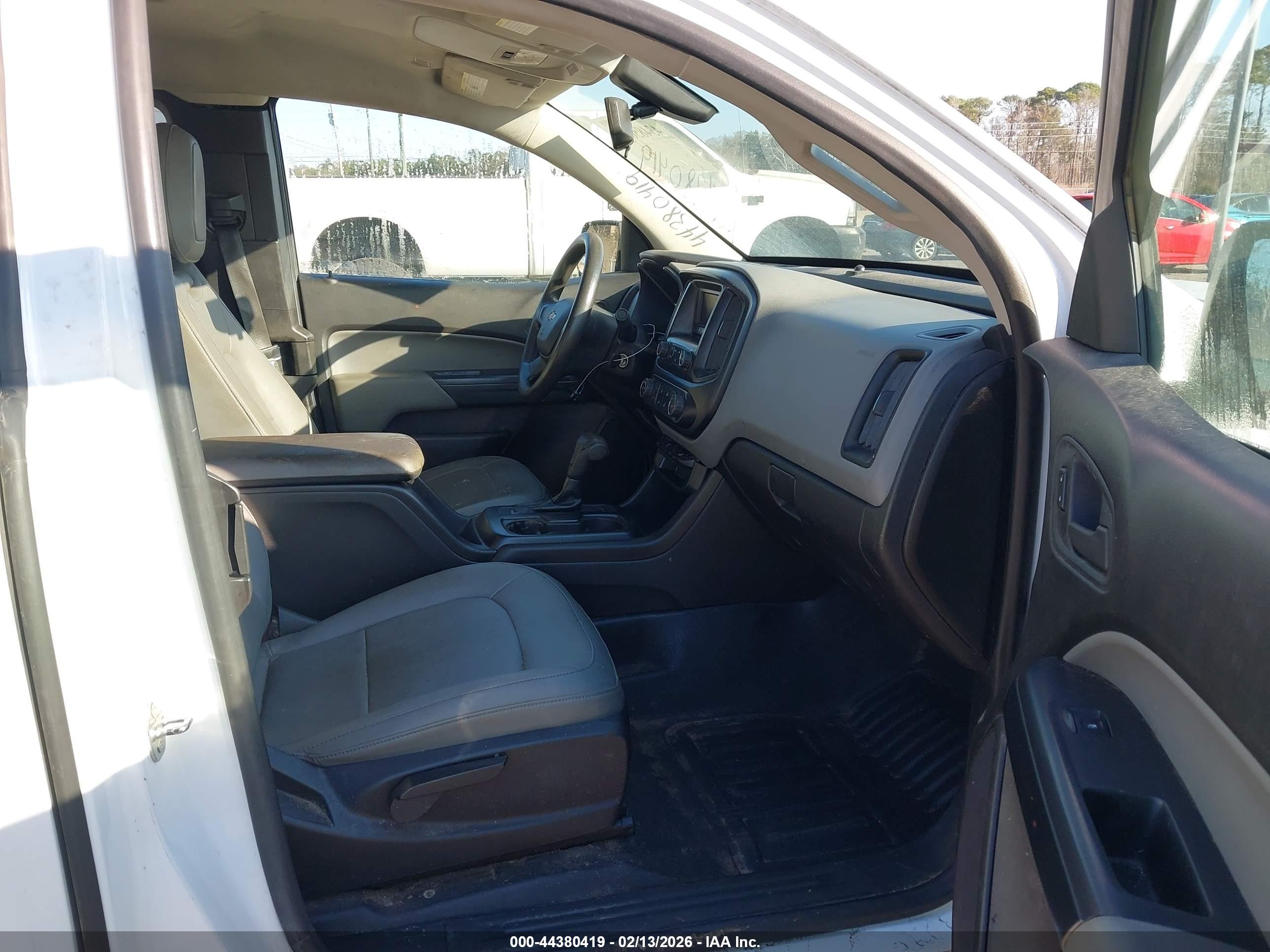 CHEVROLET COLORADO image 5