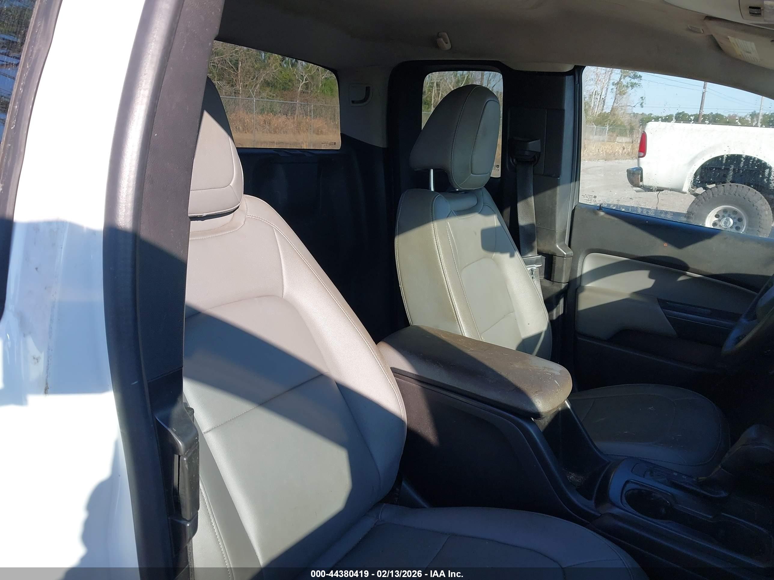 CHEVROLET COLORADO image 8