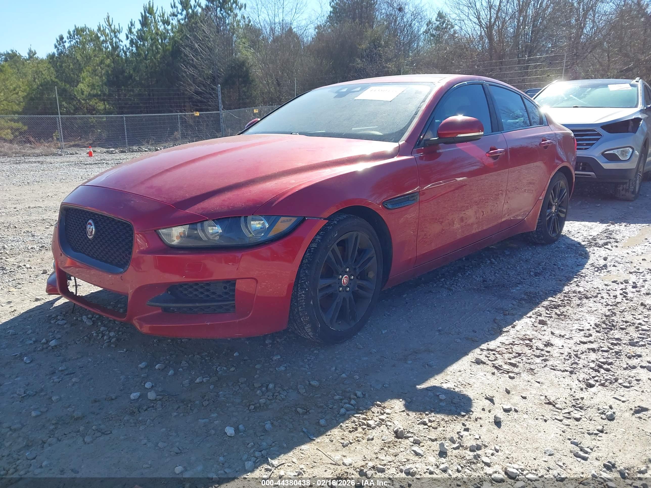JAGUAR XE image 2