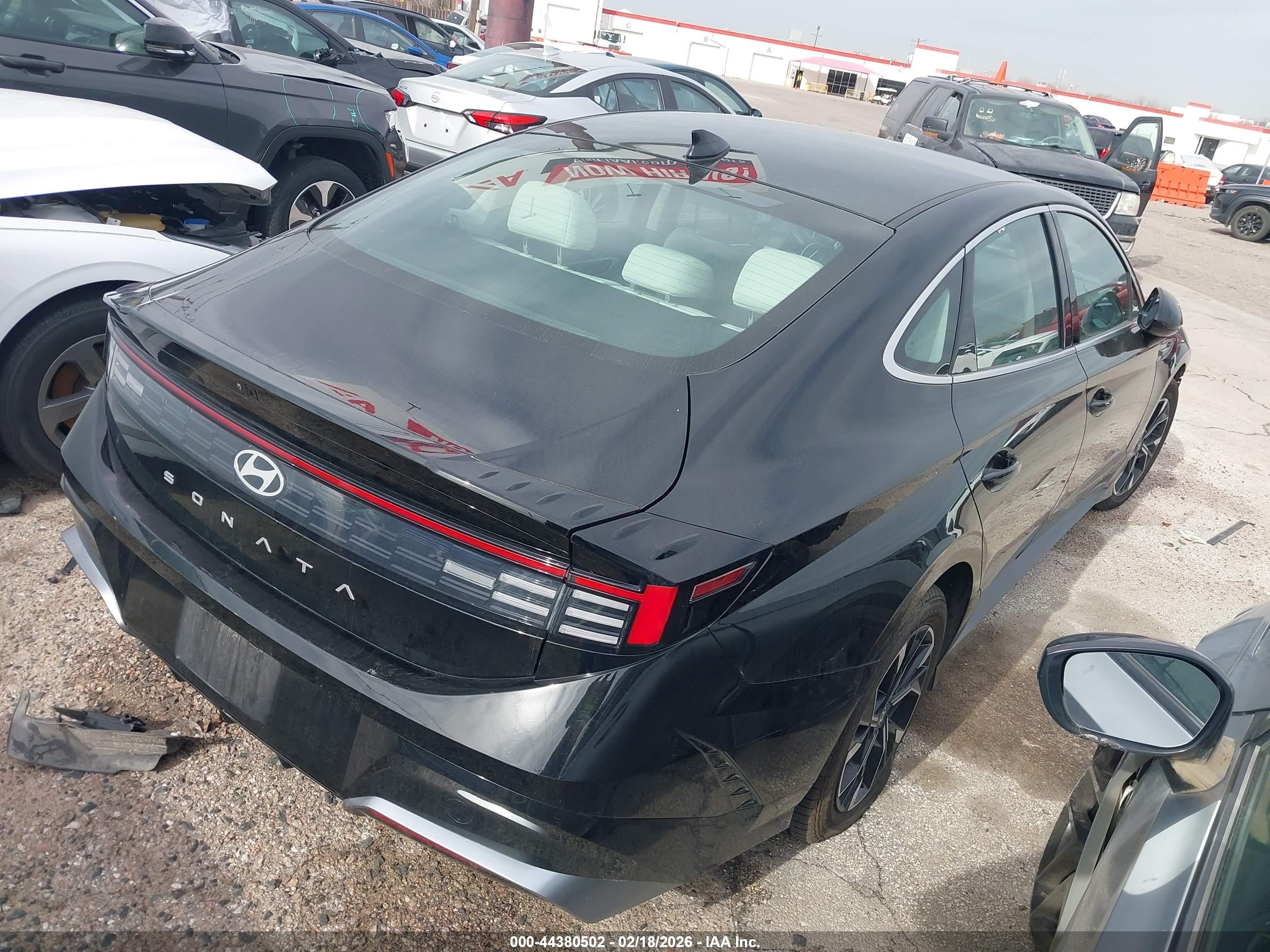 HYUNDAI SONATA image 4