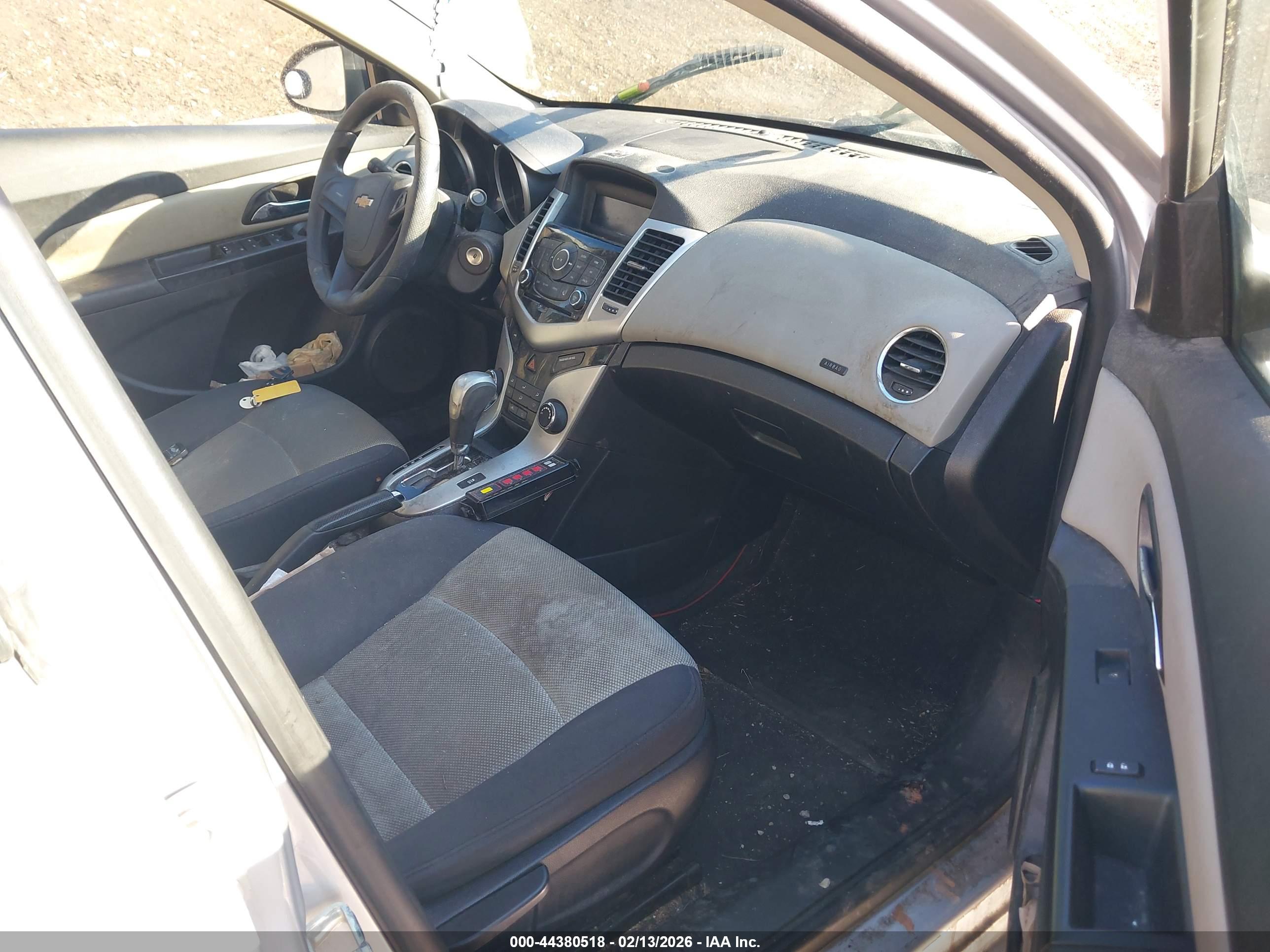CHEVROLET CRUZE image 5