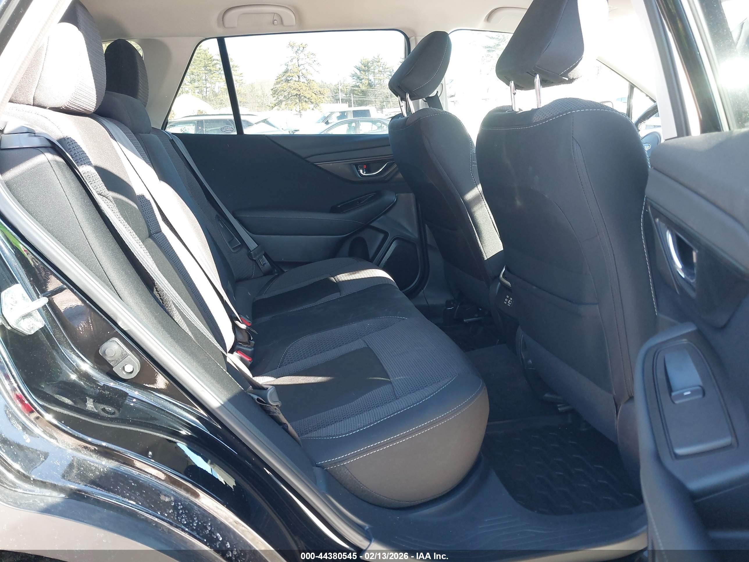 SUBARU OUTBACK image 8